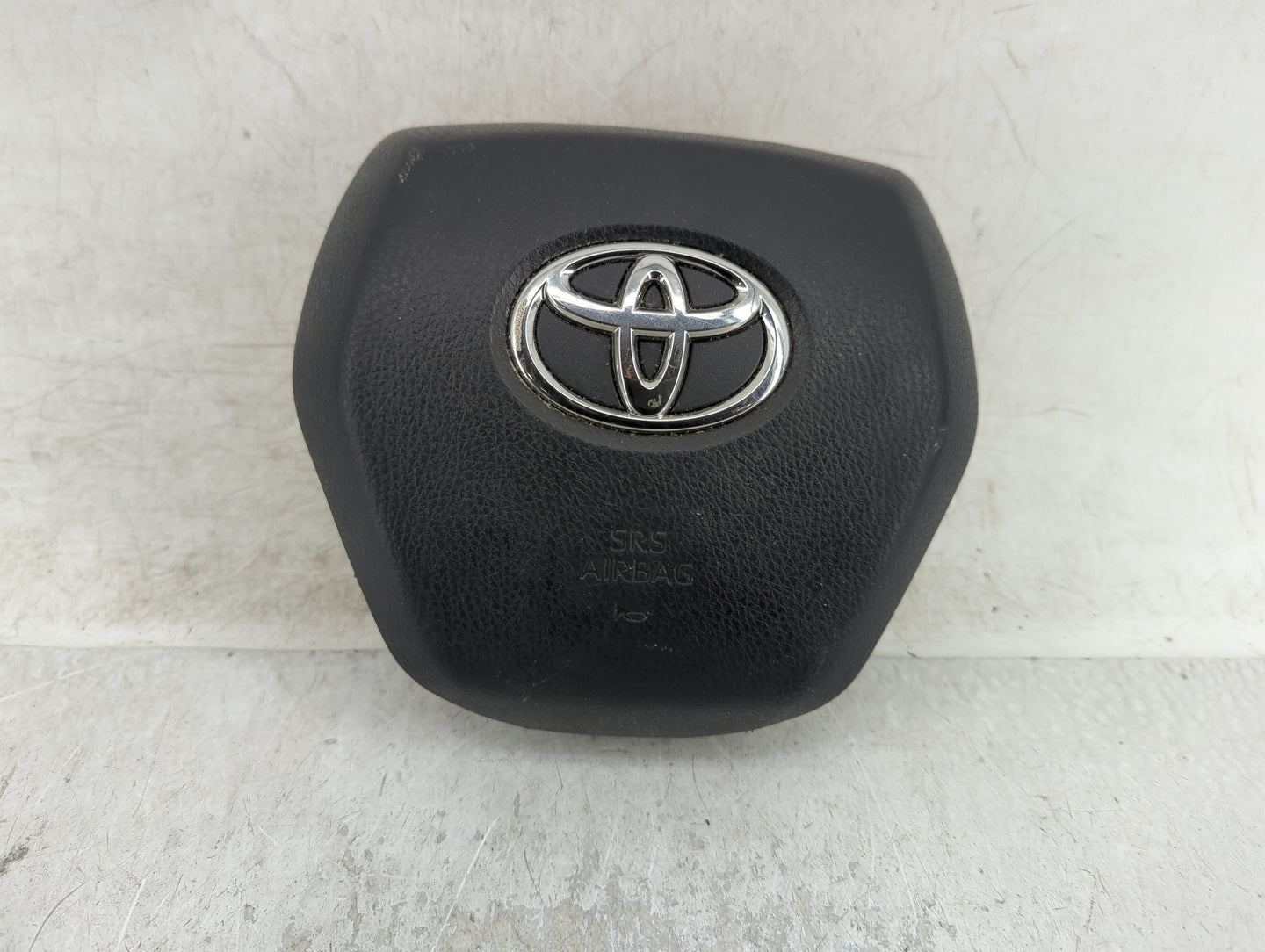 2018-2019 Toyota Camry Air Bag Driver Left Steering Wheel Mounted Fits Fits 2018 2019 OEM Used Auto Parts - Oemusedautoparts