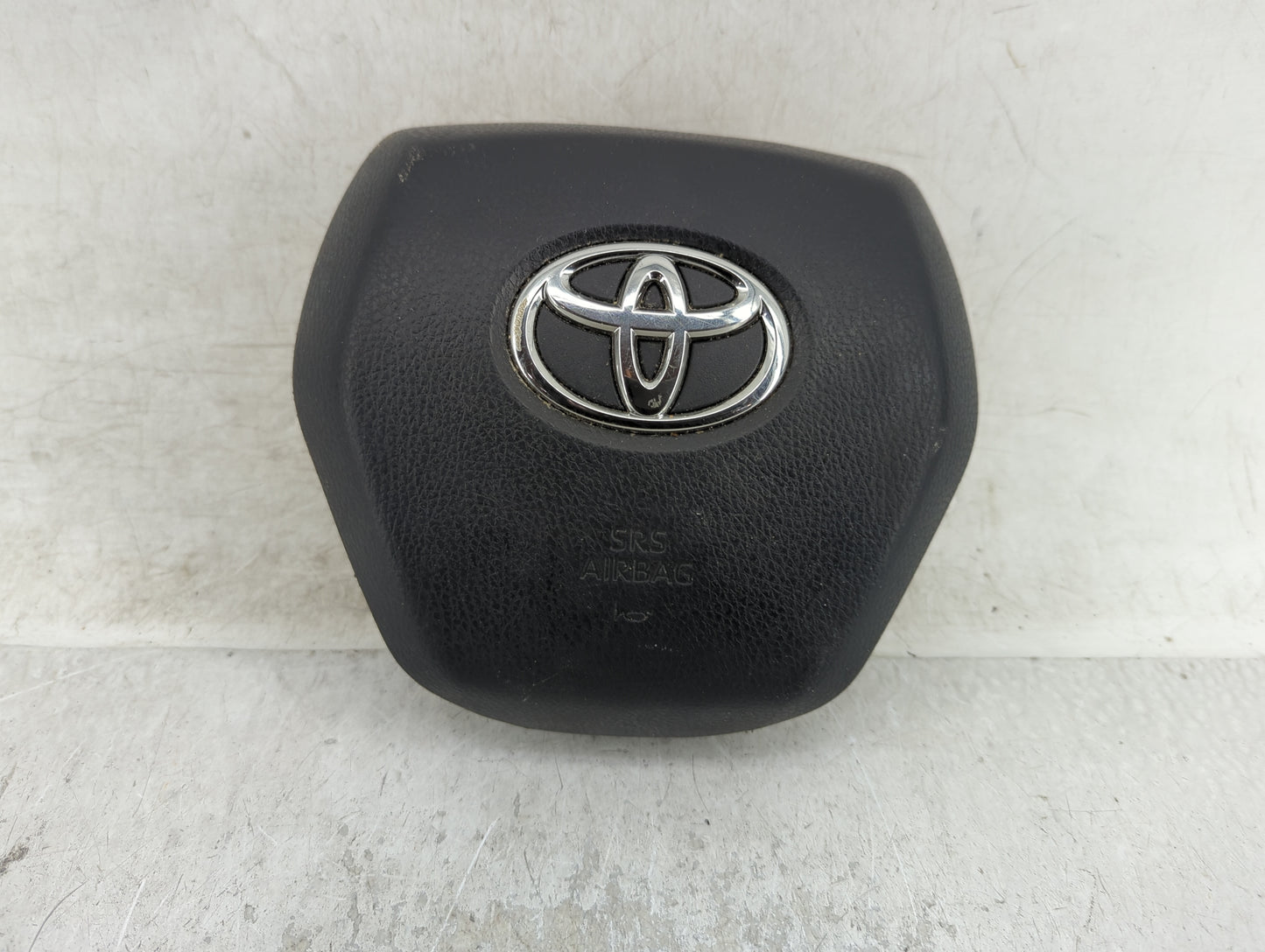 2018-2019 Toyota Camry Air Bag Driver Left Steering Wheel Mounted Fits Fits 2018 2019 OEM Used Auto Parts - Oemusedautoparts