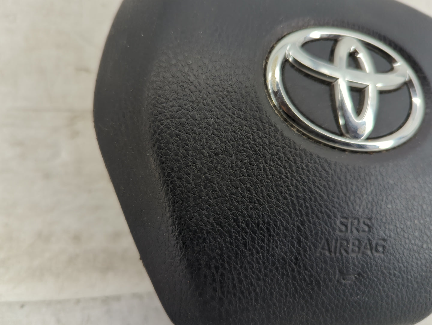 2018-2019 Toyota Camry Air Bag Driver Left Steering Wheel Mounted Fits Fits 2018 2019 OEM Used Auto Parts - Oemusedautoparts