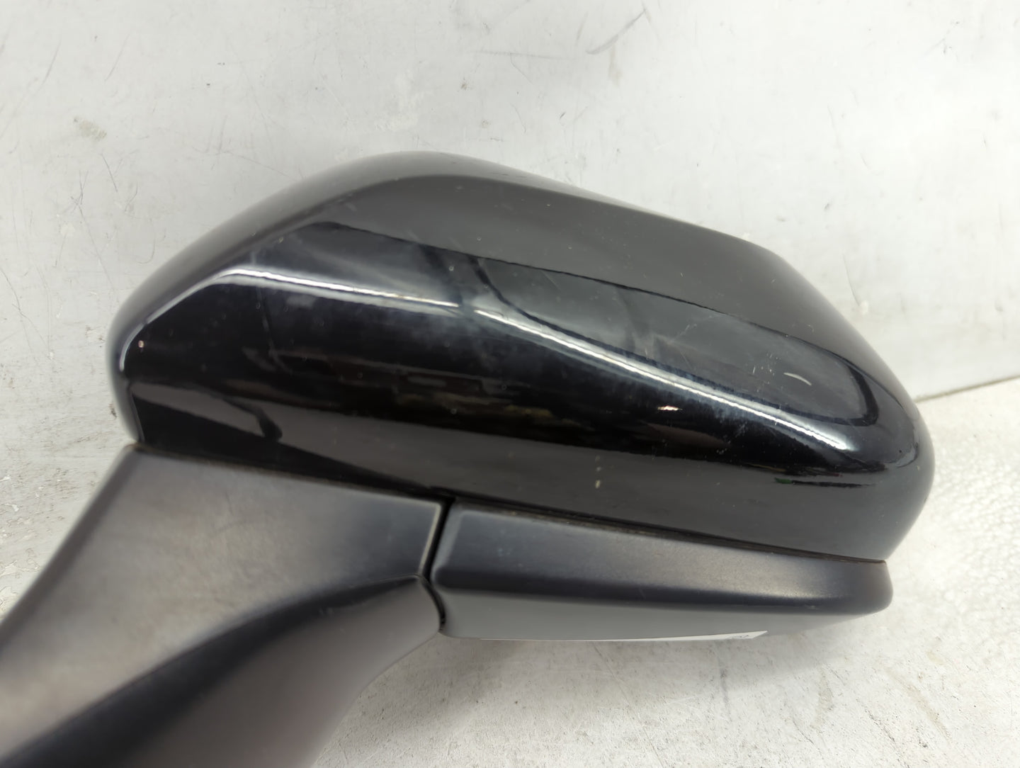 2018-2022 Toyota Camry Driver Side View Mirror - Left Door Mirror OEM Used - Oemusedautoparts1.com