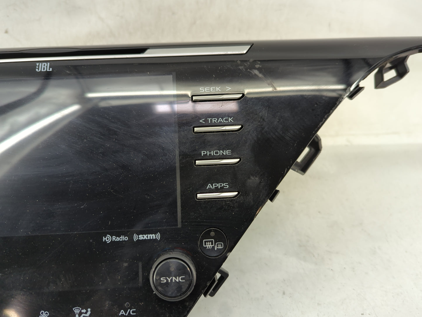 2018 Toyota Camry Radio AM FM Cd Player Receiver Replacement P/N:86140-06870 Fits OEM Used Auto Parts - Oemusedautoparts1.co