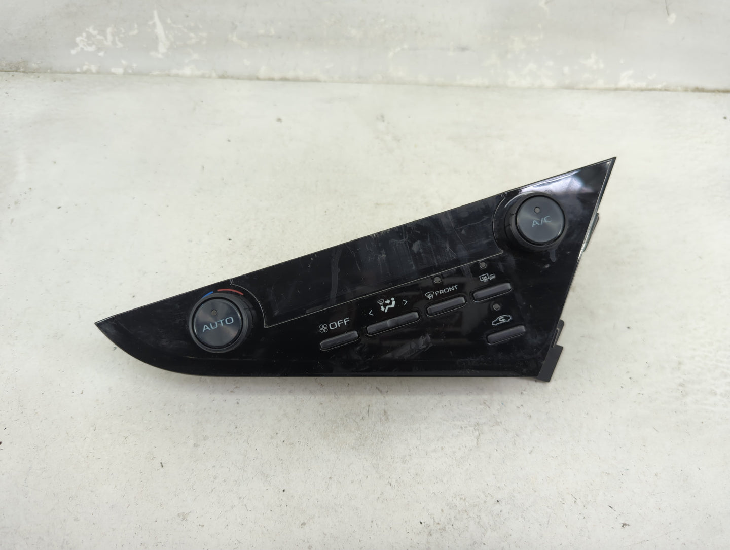 2018 Toyota Camry Climate Control Module Temperature AC/Heater Replacement P/N:A2C39602402MEX Fits OEM Used Auto Parts - Oem