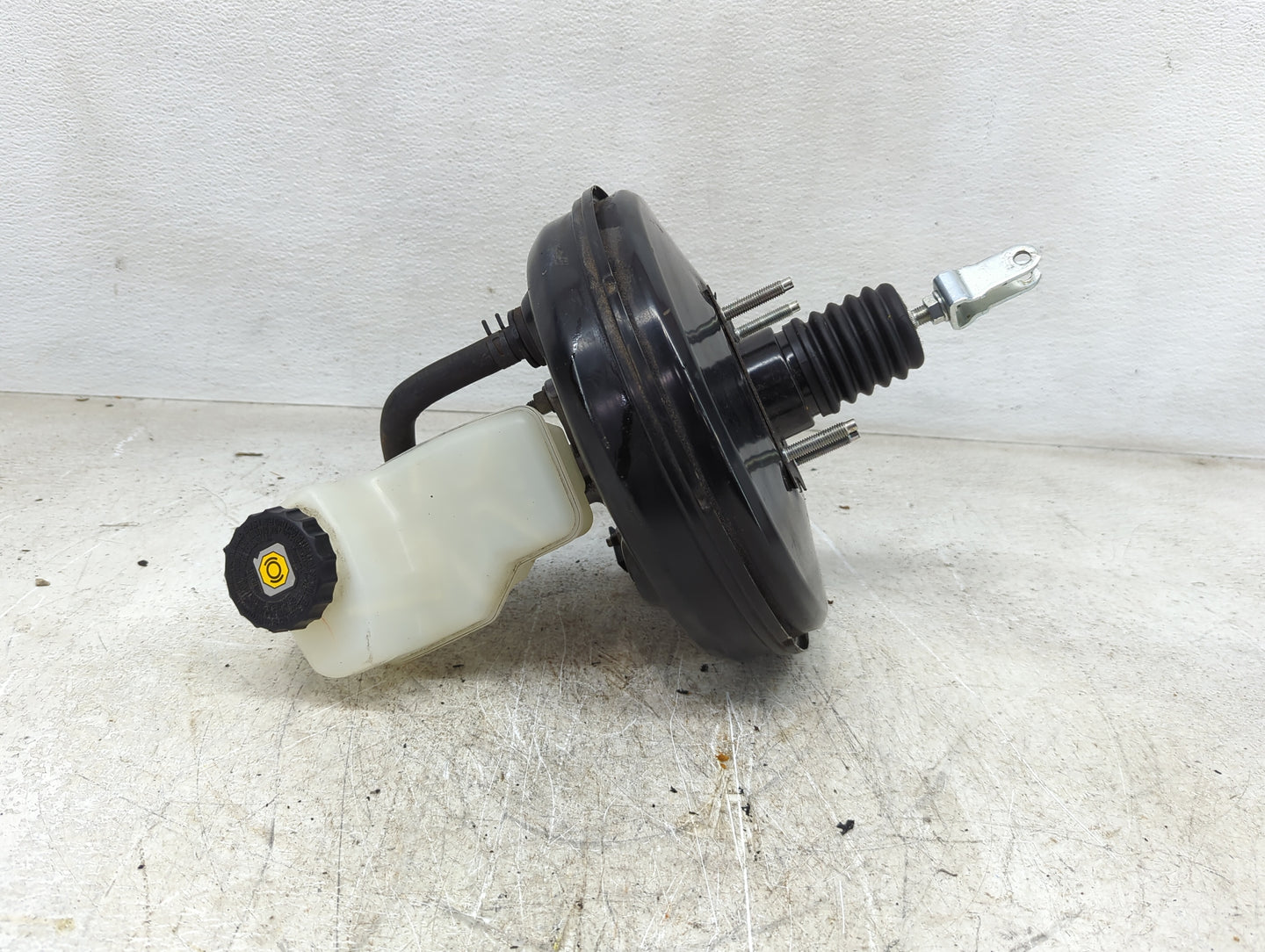 2018 Toyota Camry Power Brake Booster Oem - Oemusedautoparts1.com