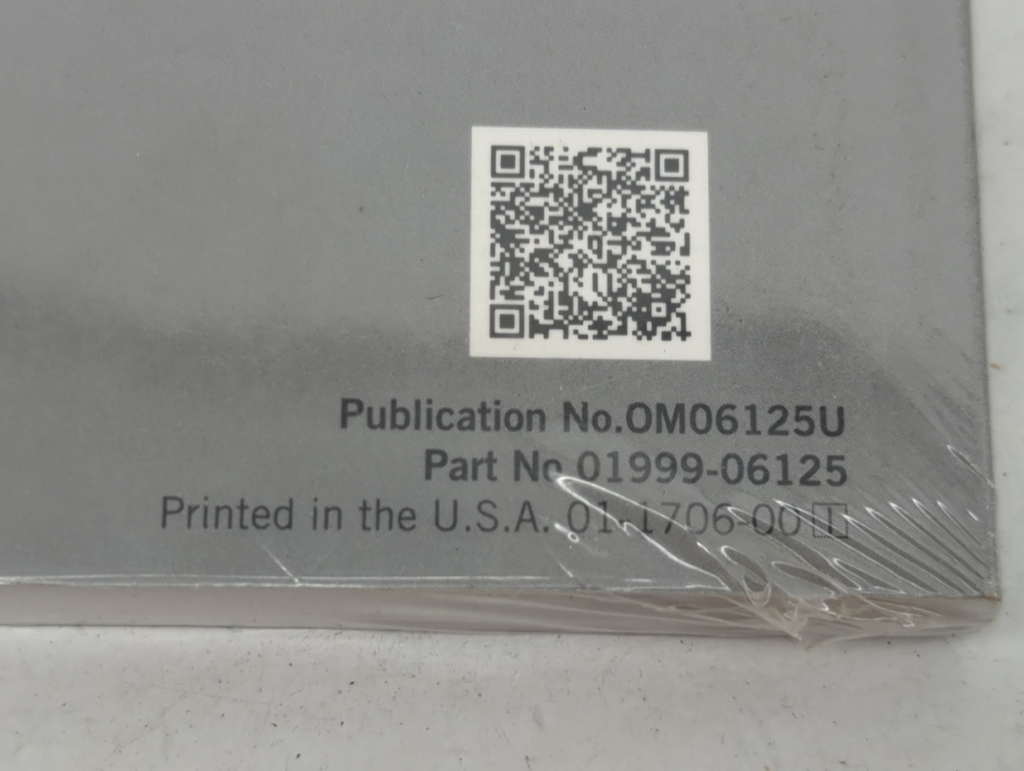 2018 Toyota Camry Owners Manual Book Guide P/N:OM06125U 01999-06125 OEM Used Auto Parts - Oemusedautoparts1.com