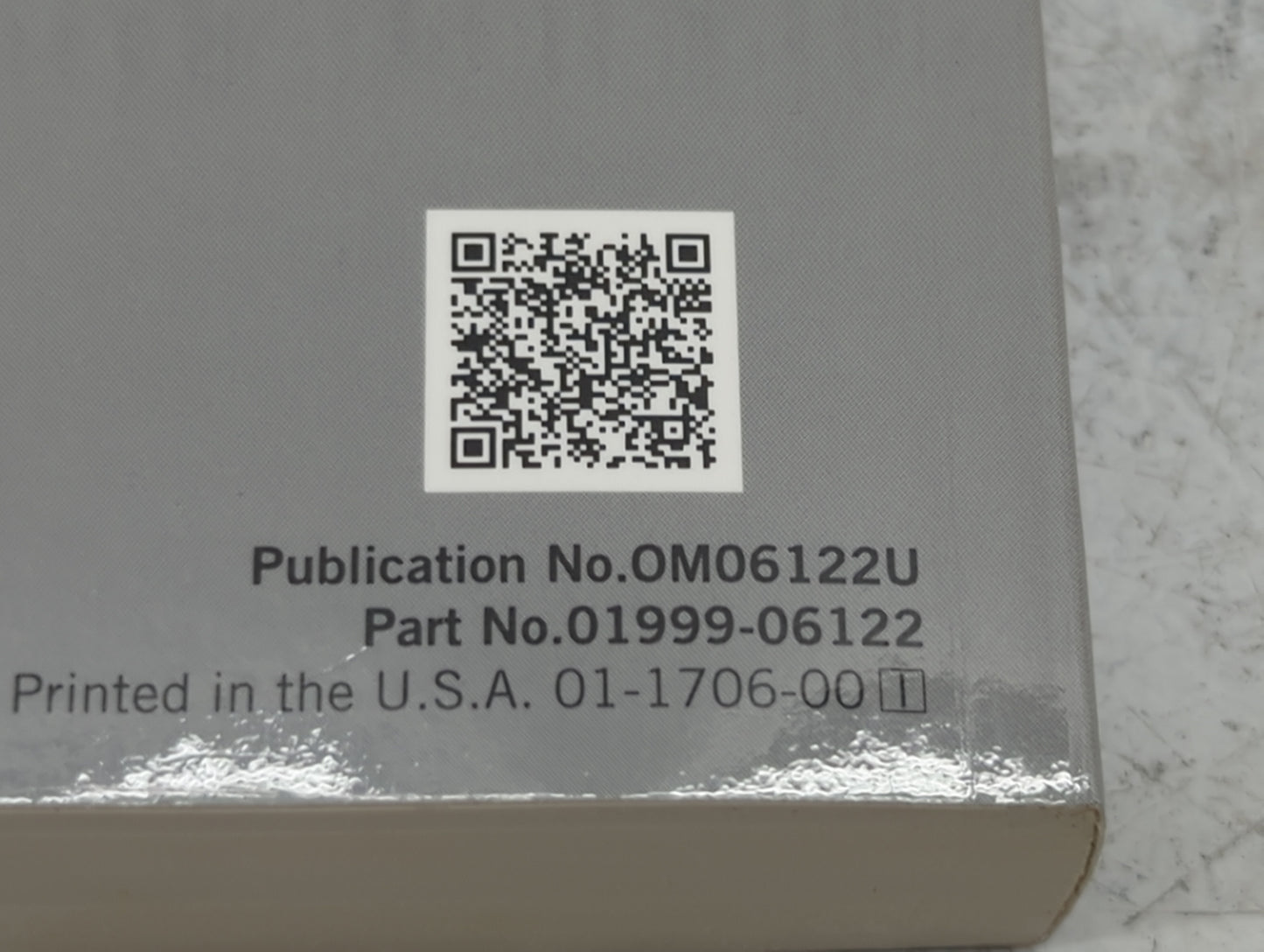 2018 Toyota Camry Owners Manual Book Guide P/N:OM06122U 01999-06122 OEM Used Auto Parts - Oemusedautoparts1.com