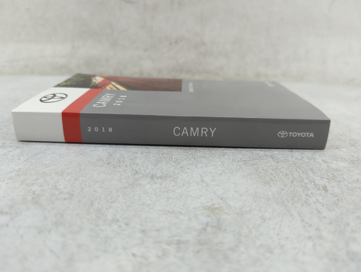 2018 Toyota Camry Owners Manual Book Guide P/N:OM06122U 01999-06122 OEM Used Auto Parts - Oemusedautoparts1.com