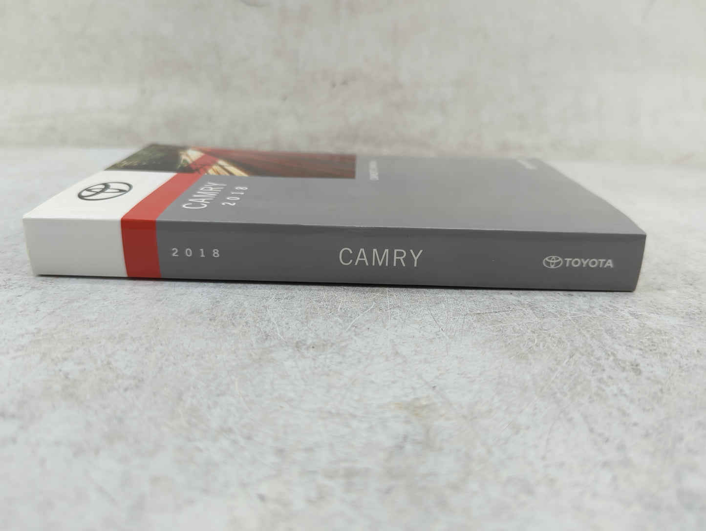 2018 Toyota Camry Owners Manual Book Guide P/N:OM06122U 01999-06122 OEM Used Auto Parts - Oemusedautoparts1.com
