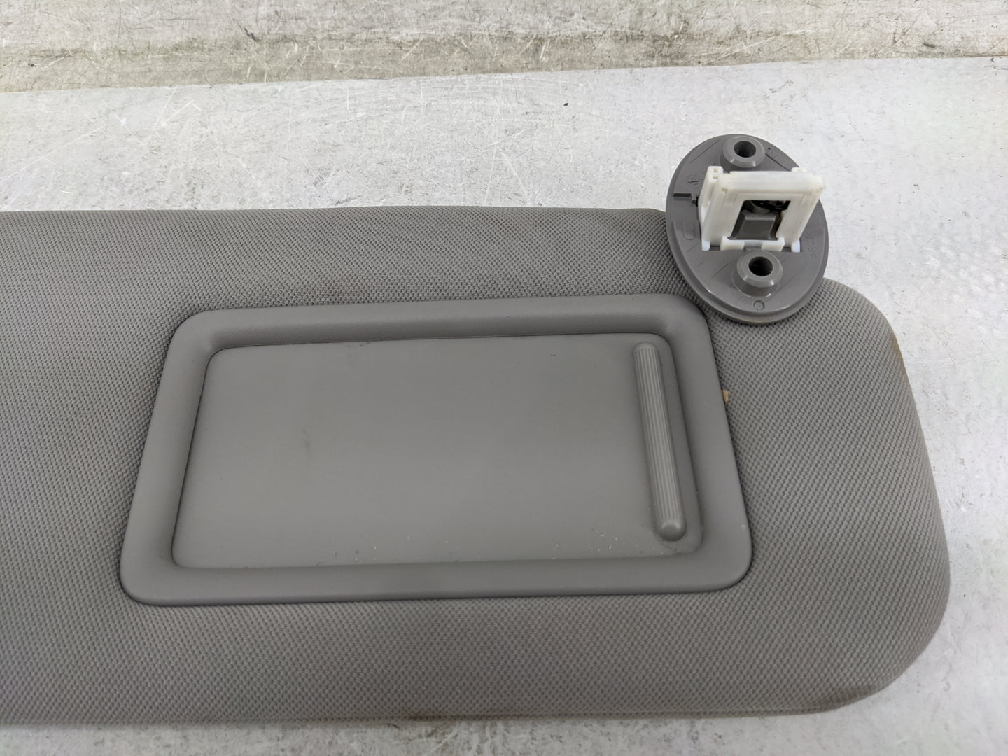2018-2022 Toyota Camry Sun Visor Shade Replacement Passenger Right Mirror Fits Fits 2018 2019 2020 2021 2022 OEM Used Auto P