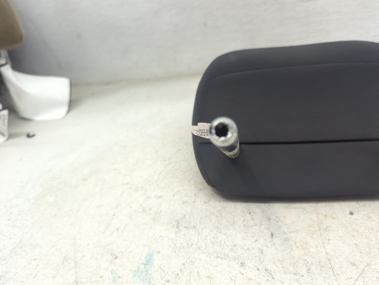 2018 Toyota Camry Headrest Head Rest Front Driver Passenger Seat Fits OEM Used Auto Parts - Oemusedautoparts1.com