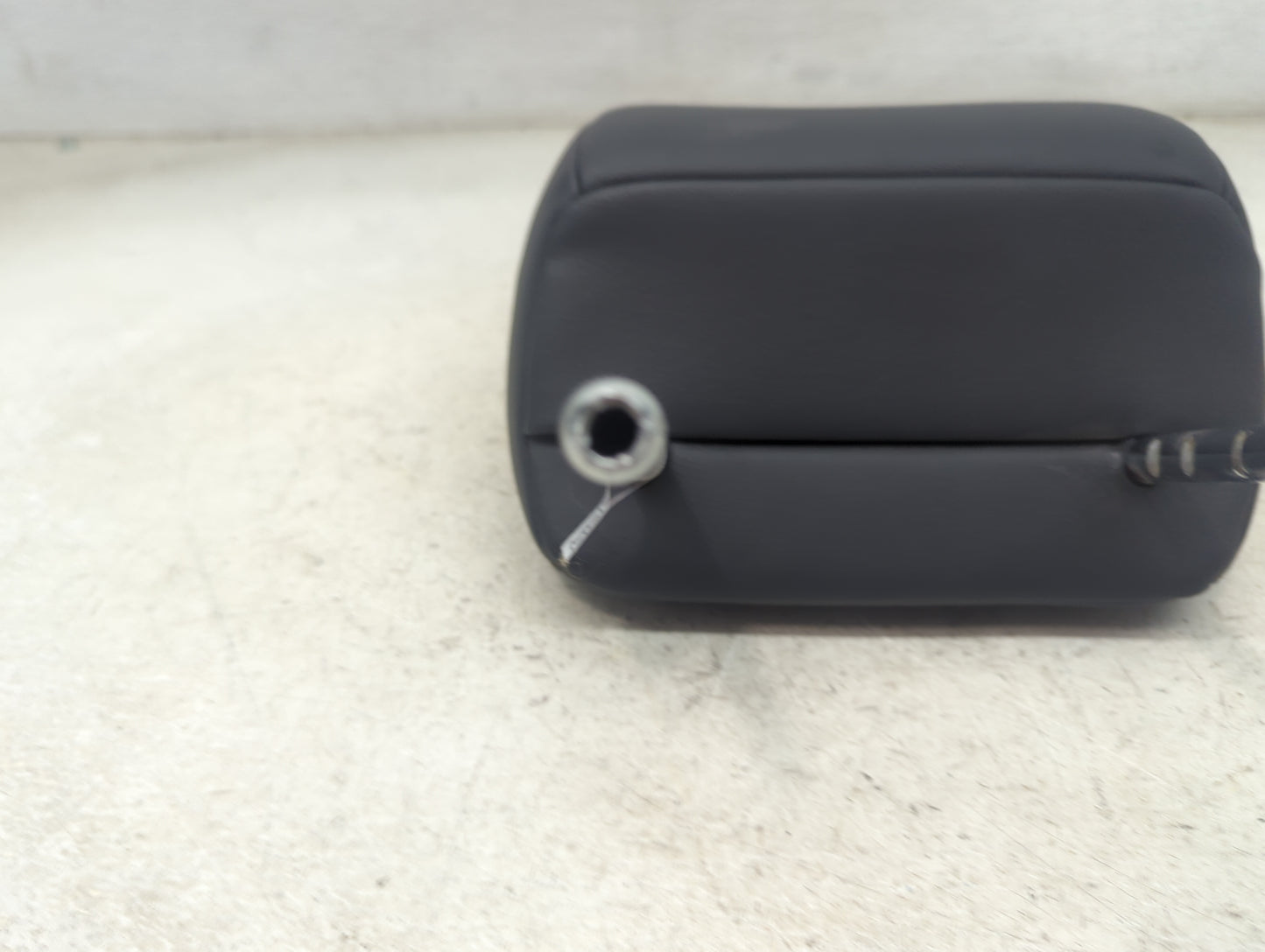 2018 Toyota Camry Headrest Head Rest Front Driver Seat Black 1473395 - Oemusedautoparts1.com