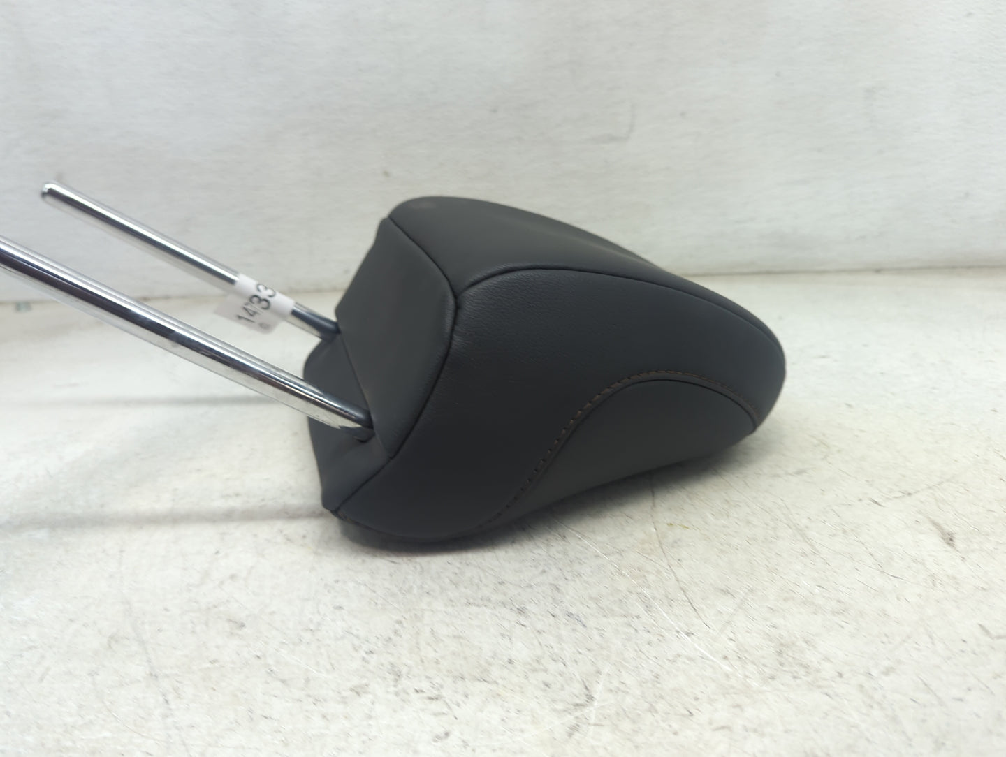 2018 Toyota Camry Headrest Head Rest Front Driver Seat Black 1473395 - Oemusedautoparts1.com