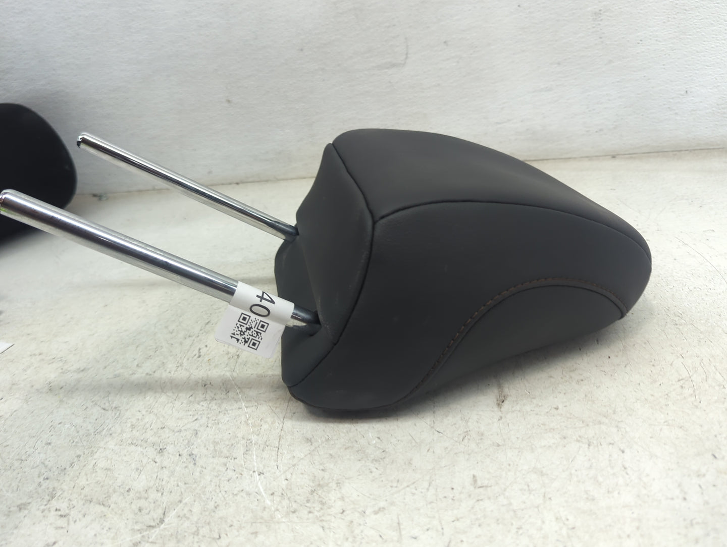 2018 Toyota Camry Headrest Head Rest Front Driver Seat Black - Oemusedautoparts1.com