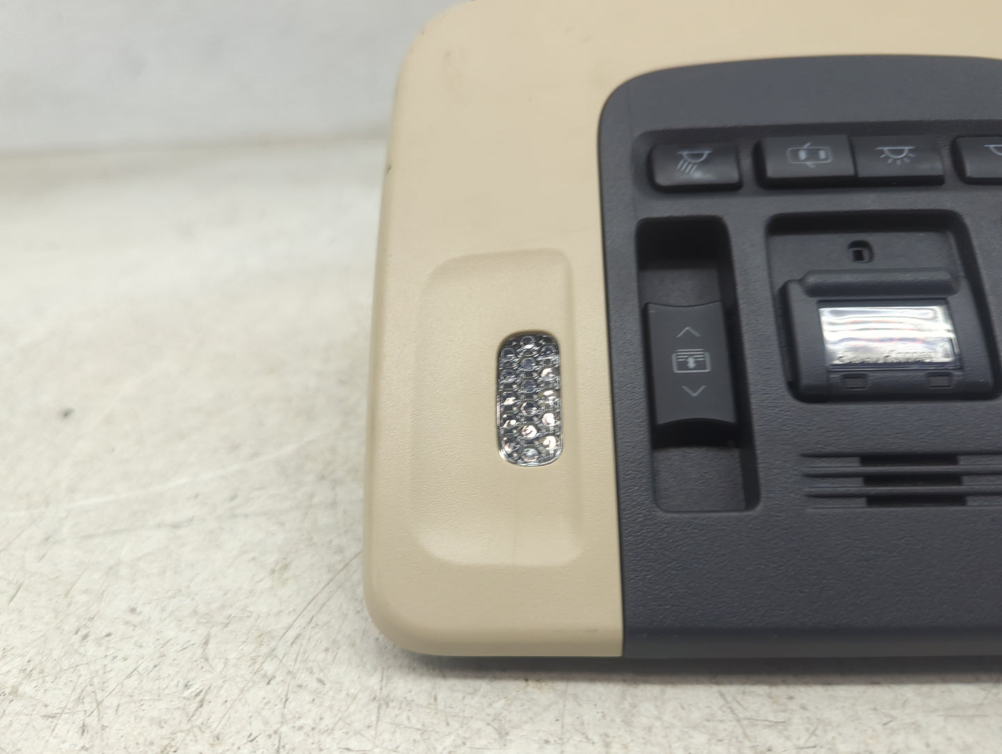 2018 Toyota Camry Overhead Roof Console Tan - Oemusedautoparts1.com