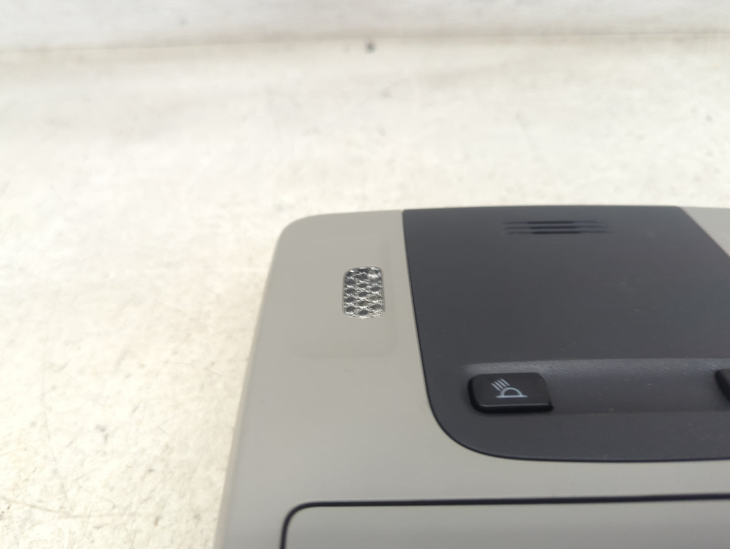 2018 Toyota Camry Overhead Roof Console Gray - Oemusedautoparts1.com