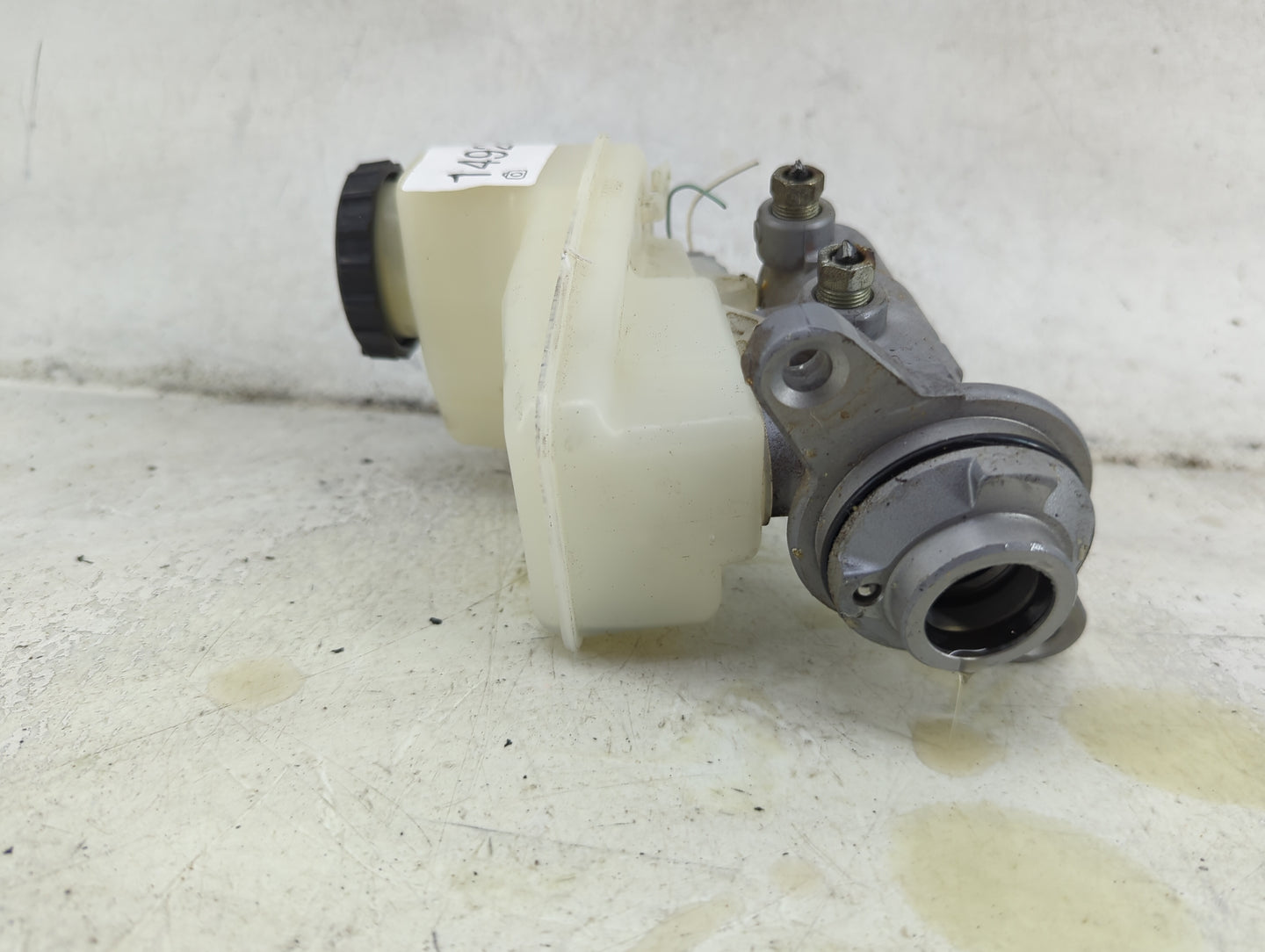 2018-2019 Toyota Camry Brake Master Cylinder - Oemusedautoparts1.com