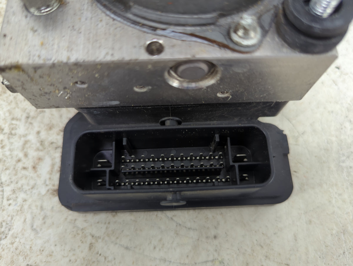 2018-2020 Toyota Camry ABS Pump Control Module Replacement P/N:44540 06290 0 265 256 787 Fits Fits 2018 2019 2020 OEM Used A