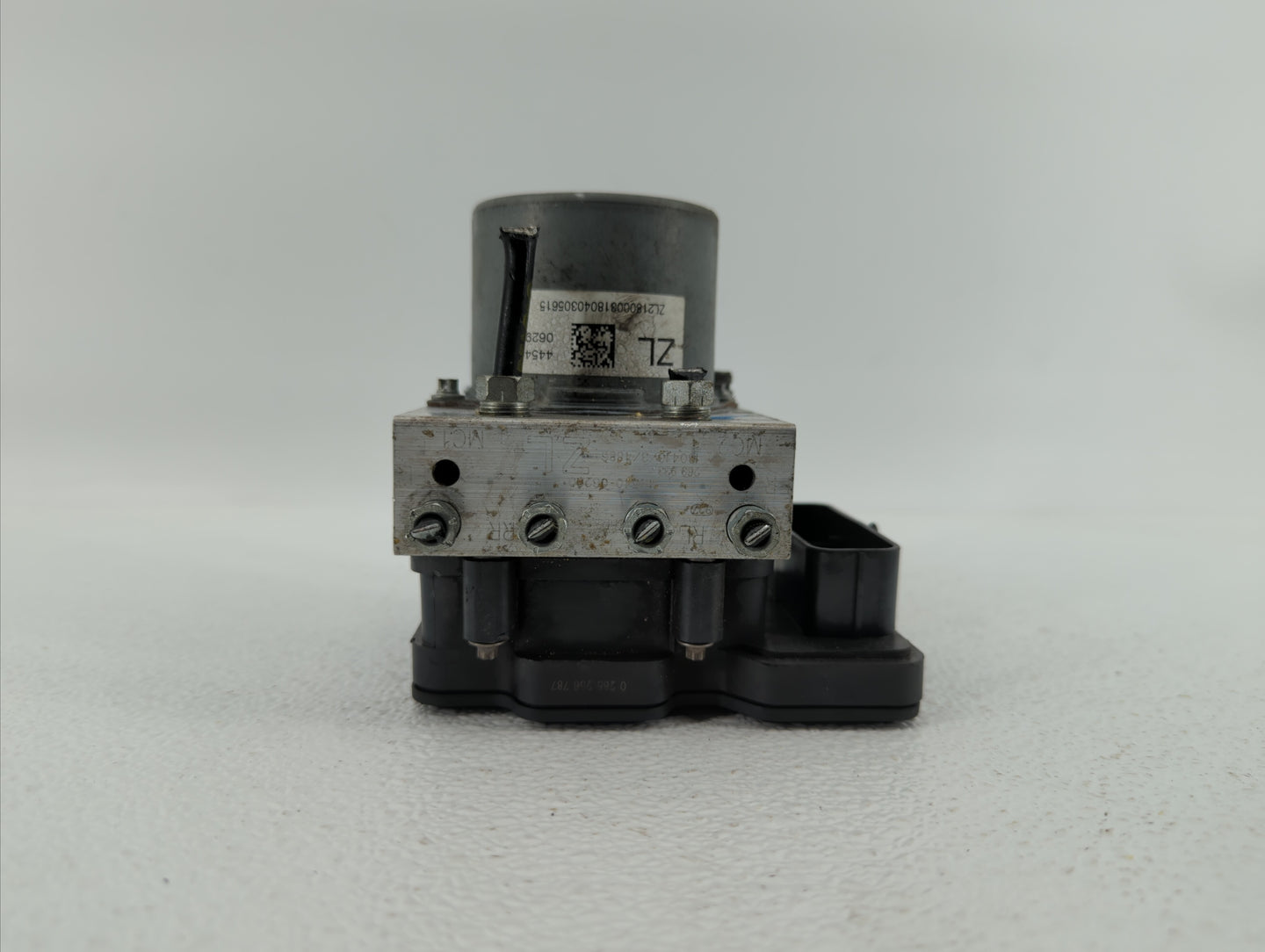 2018 Toyota Camry ABS Pump Control Module Replacement P/N:44540-06290 44540 06290 Fits OEM Used Auto Parts - Oemusedautopart