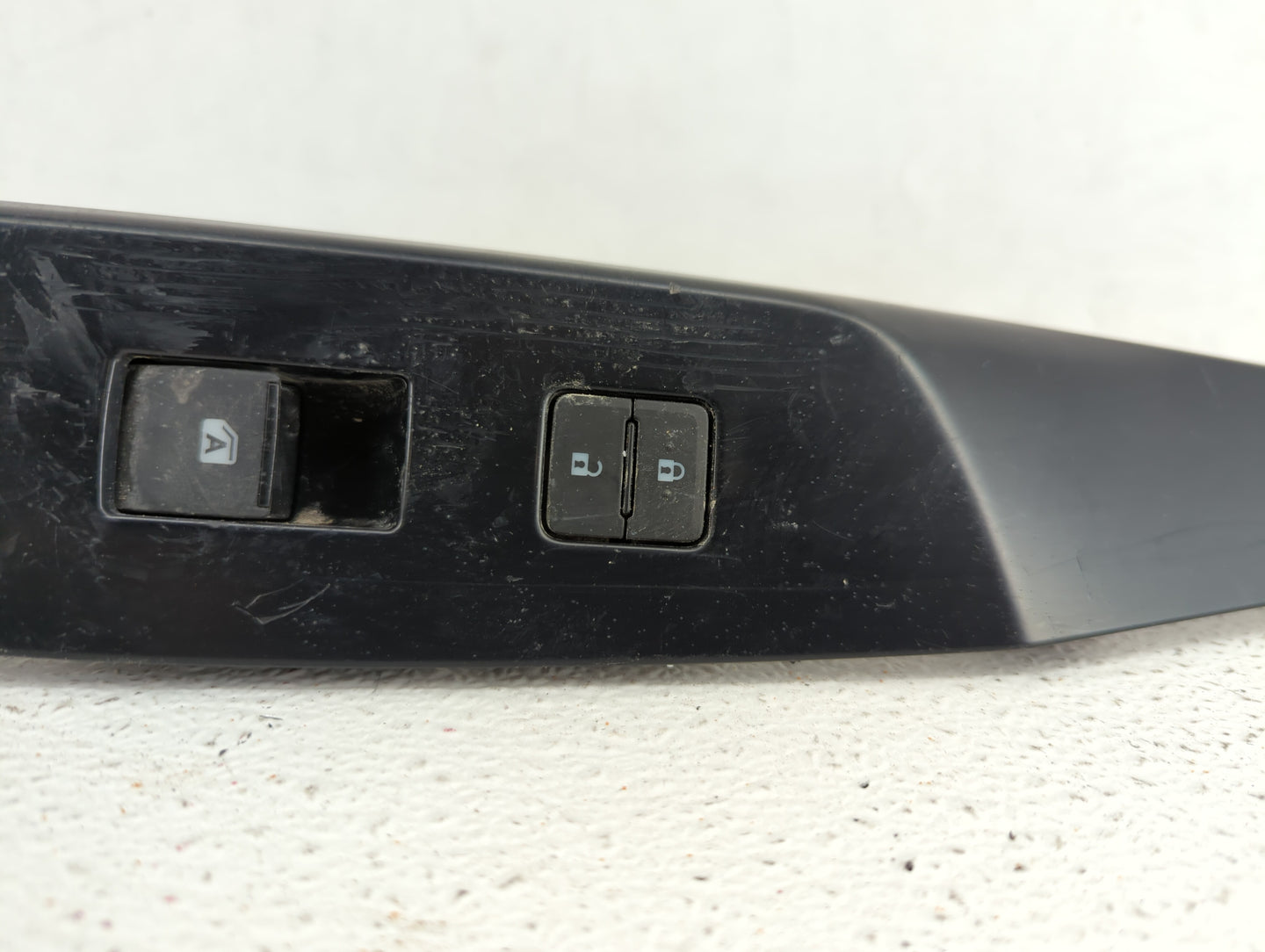 2018 Toyota Camry Passenger Right Rear Power Window Switch 74231-06a90 - Oemusedautoparts1.com