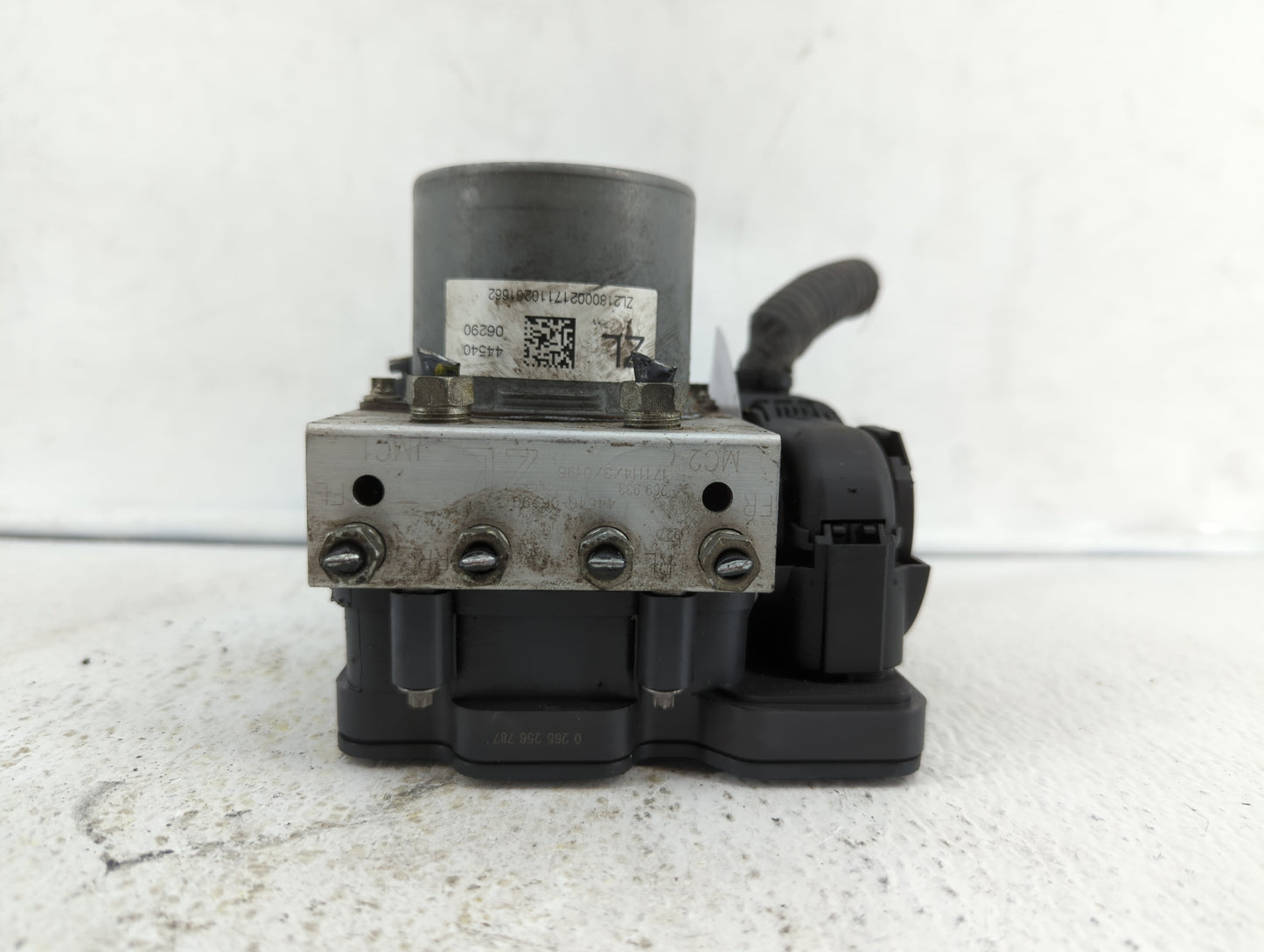 2018 Toyota Camry ABS Pump Control Module Replacement P/N:44540-06290 44540 06290 Fits OEM Used Auto Parts - Oemusedautopart