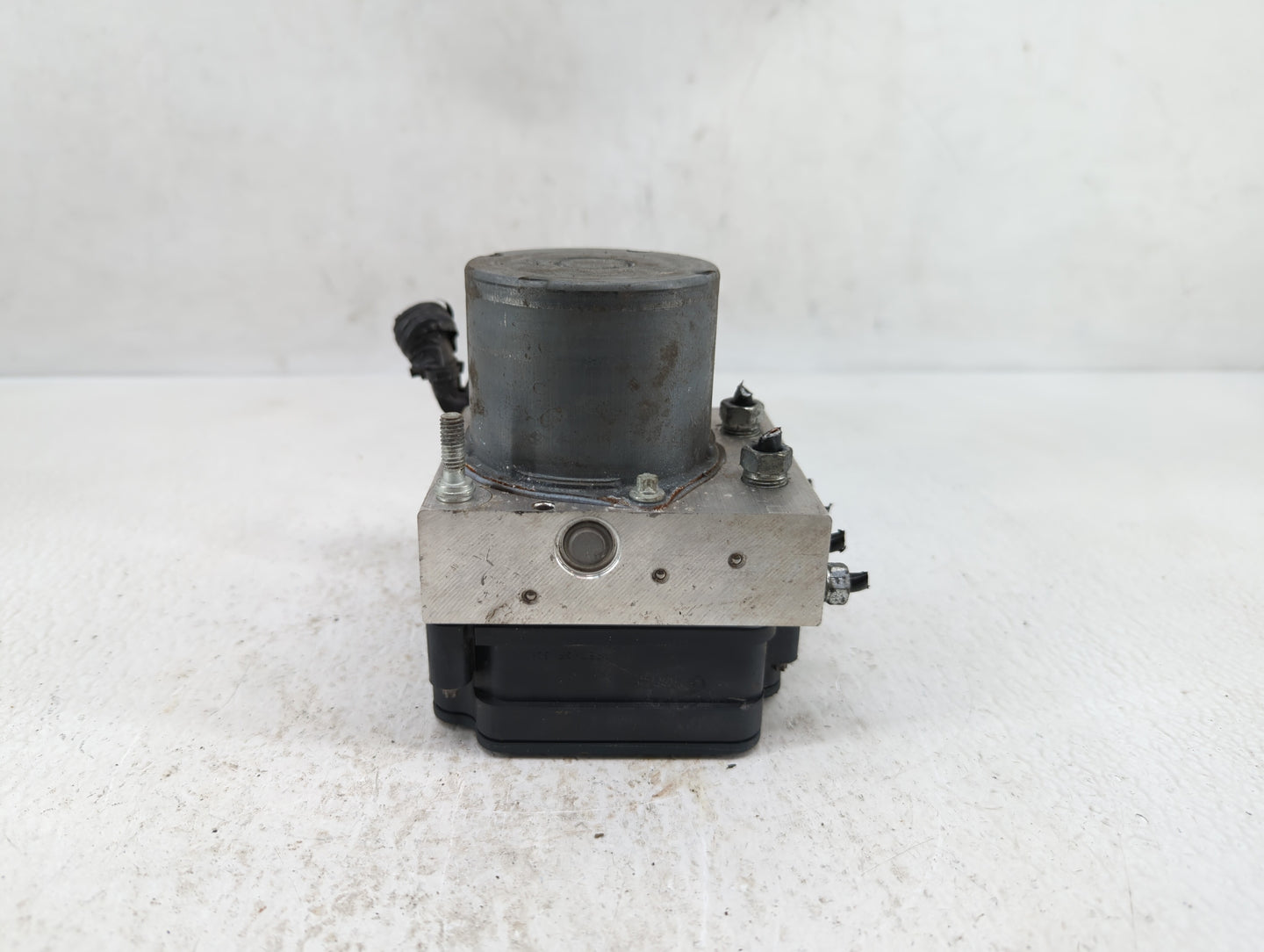 2018 Toyota Camry ABS Pump Control Module Replacement P/N:44540-33660 Fits OEM Used Auto Parts - Oemusedautoparts1.com