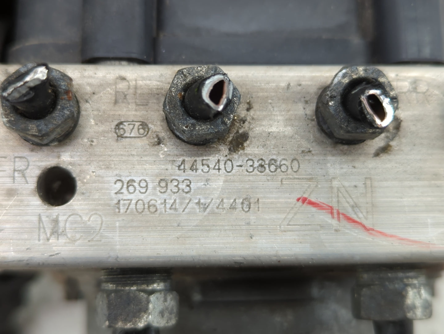2018 Toyota Camry ABS Pump Control Module Replacement P/N:44540-33660 Fits OEM Used Auto Parts - Oemusedautoparts1.com