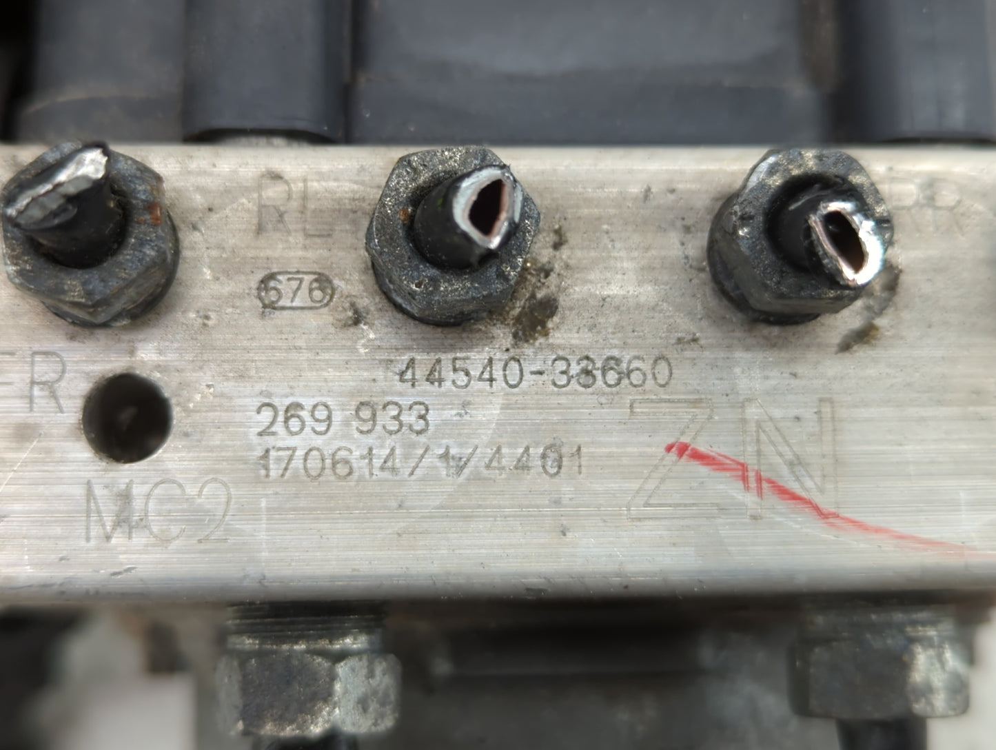 2018 Toyota Camry ABS Pump Control Module Replacement P/N:44540-33660 Fits OEM Used Auto Parts - Oemusedautoparts1.com