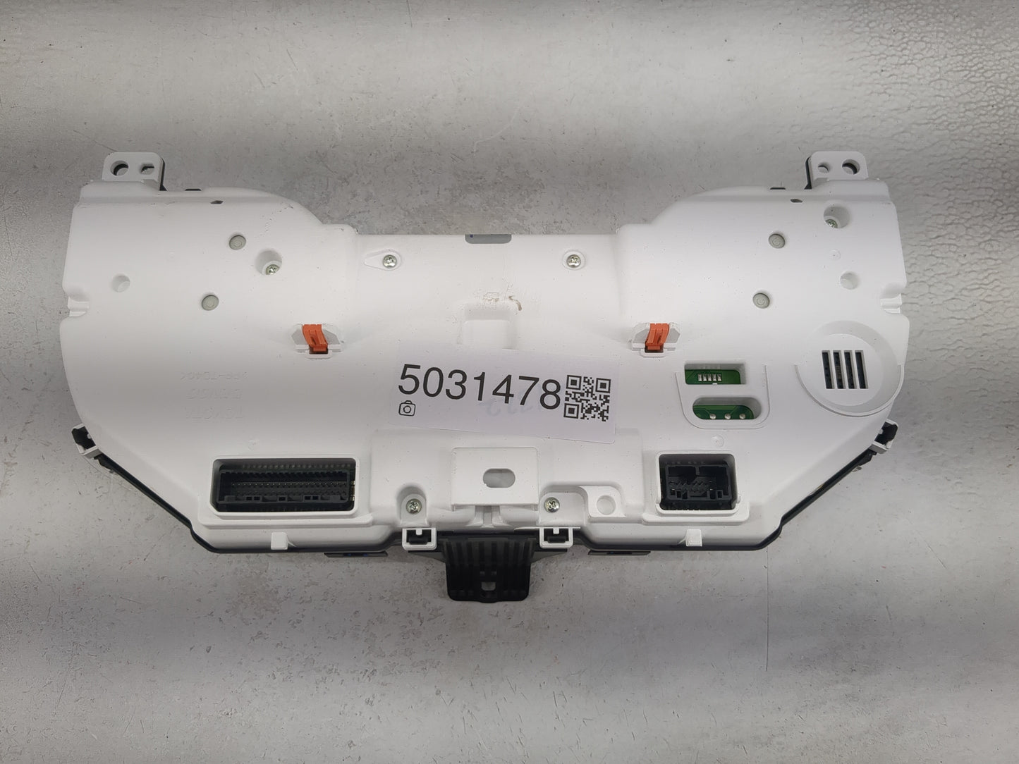 2018 Toyota Camry Instrument Cluster Speedometer Gauges P/N:83800-33Q10 257520-7164 Miles: Fits OEM Used Auto Parts - Oemuse
