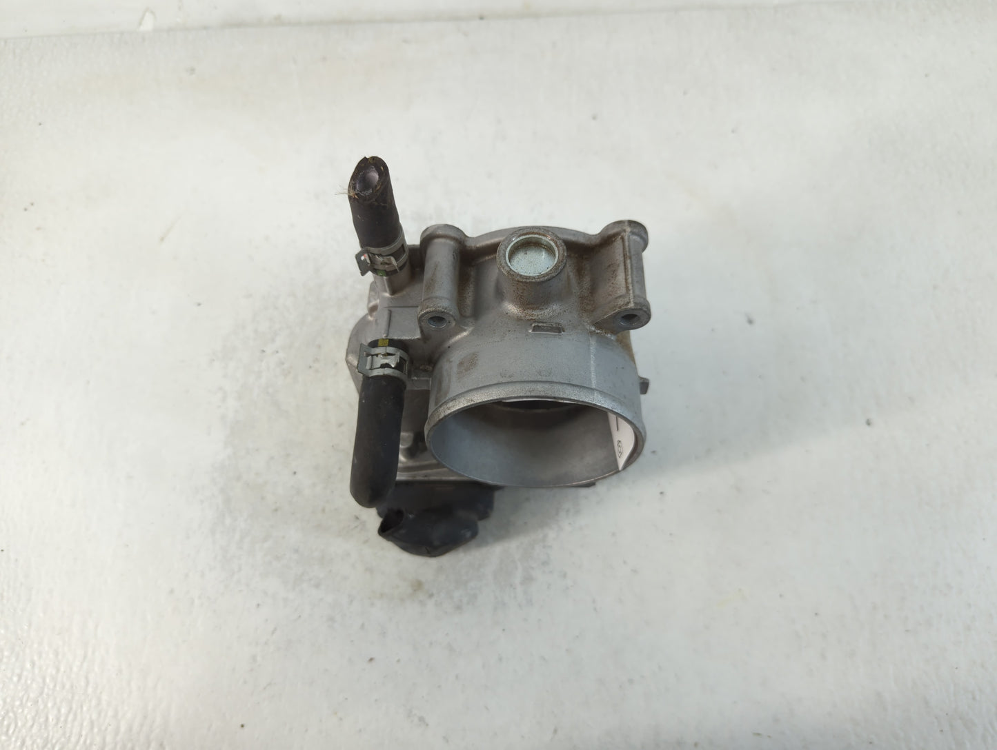 2018-2022 Toyota Camry Throttle Body P/N:22030-0P060 Fits Fits 2016 2017 2018 2019 2020 2021 2022 OEM Used Auto Parts - Oemu