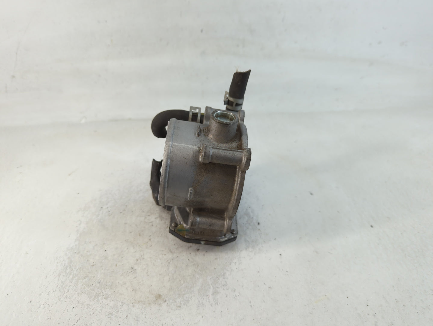 2018-2022 Toyota Camry Throttle Body P/N:22030-0P060 Fits Fits 2016 2017 2018 2019 2020 2021 2022 OEM Used Auto Parts - Oemu