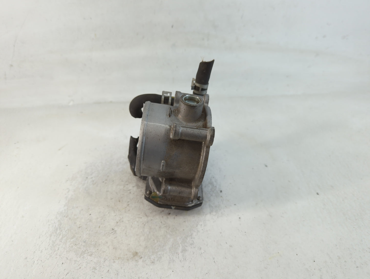2018-2022 Toyota Camry Throttle Body P/N:22030-0P060 Fits Fits 2016 2017 2018 2019 2020 2021 2022 OEM Used Auto Parts - Oemu