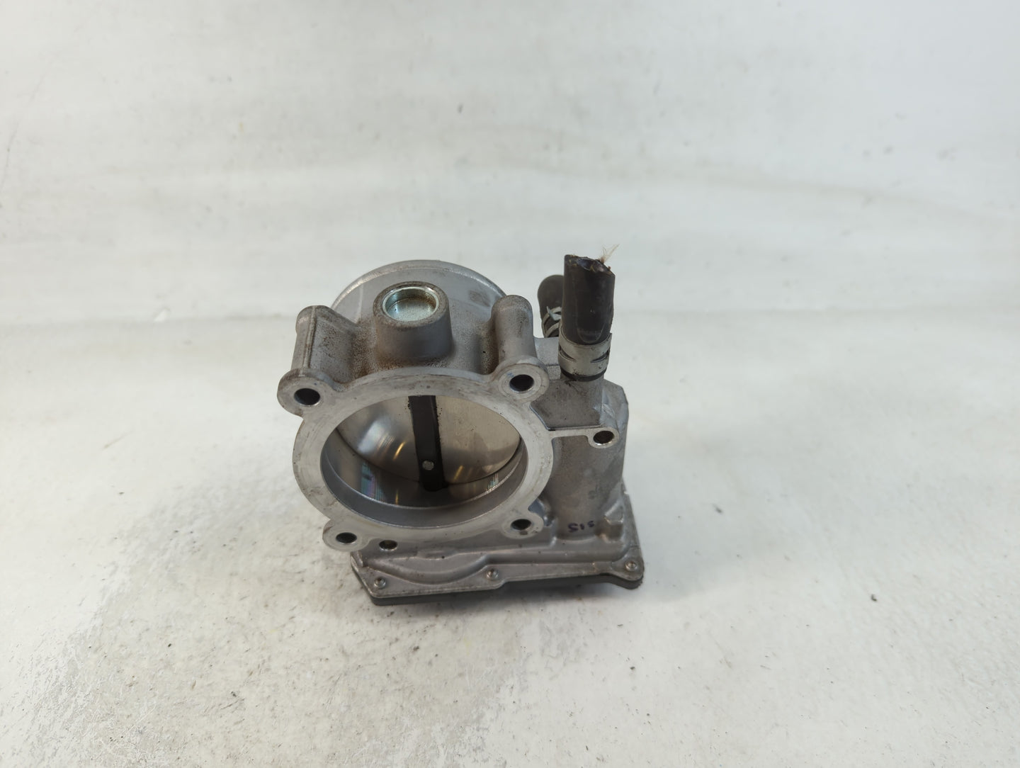 2018-2022 Toyota Camry Throttle Body P/N:22030-0P060 Fits Fits 2016 2017 2018 2019 2020 2021 2022 OEM Used Auto Parts - Oemu