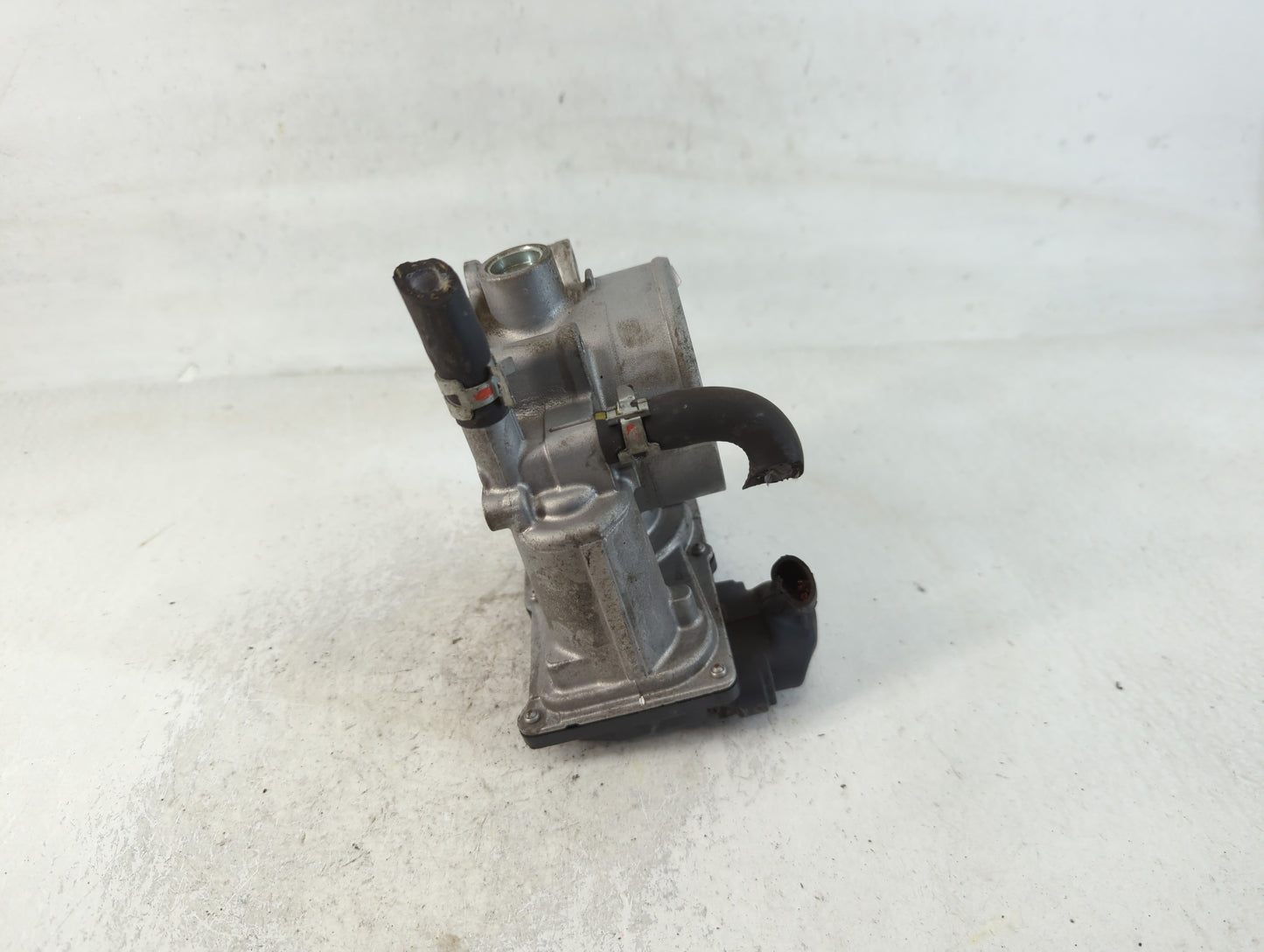 2018-2022 Toyota Camry Throttle Body P/N:22030-0P060 Fits Fits 2016 2017 2018 2019 2020 2021 2022 OEM Used Auto Parts - Oemu