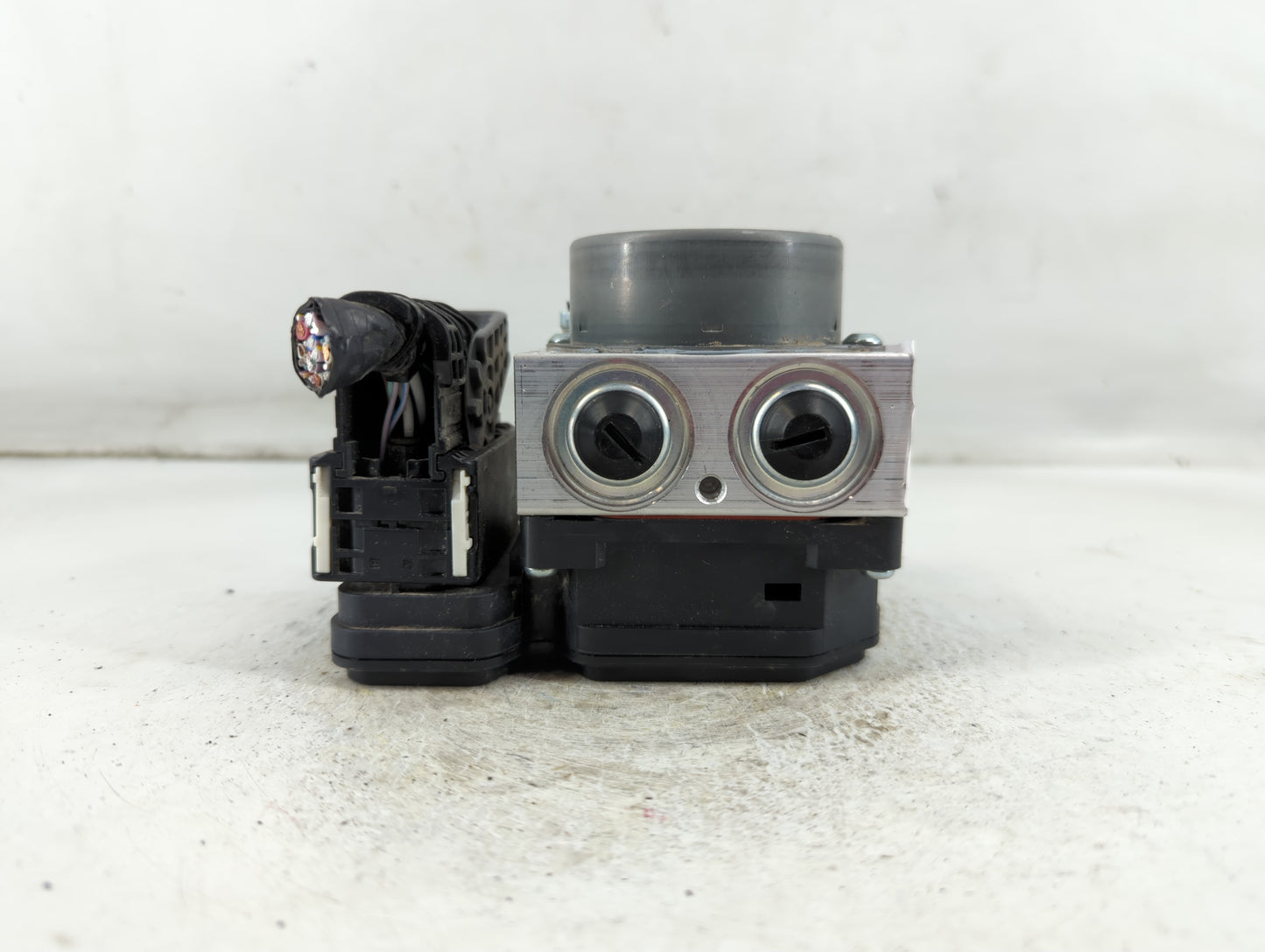 2018 Toyota Camry ABS Pump Control Module Replacement P/N:89541-33360 113040-41190 Fits Fits 2019 OEM Used Auto Parts - Oemu