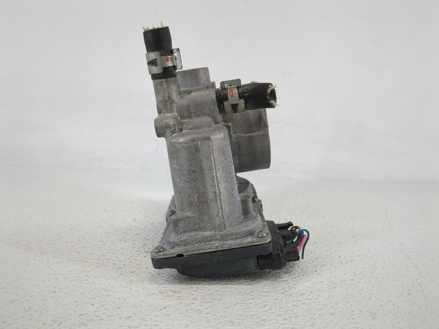 2011-2019 Toyota Corolla Throttle Body P/N:22030-0T080 Fits Fits 2011 2012 2013 2014 2015 2016 2017 2018 2019 OEM Used Auto 