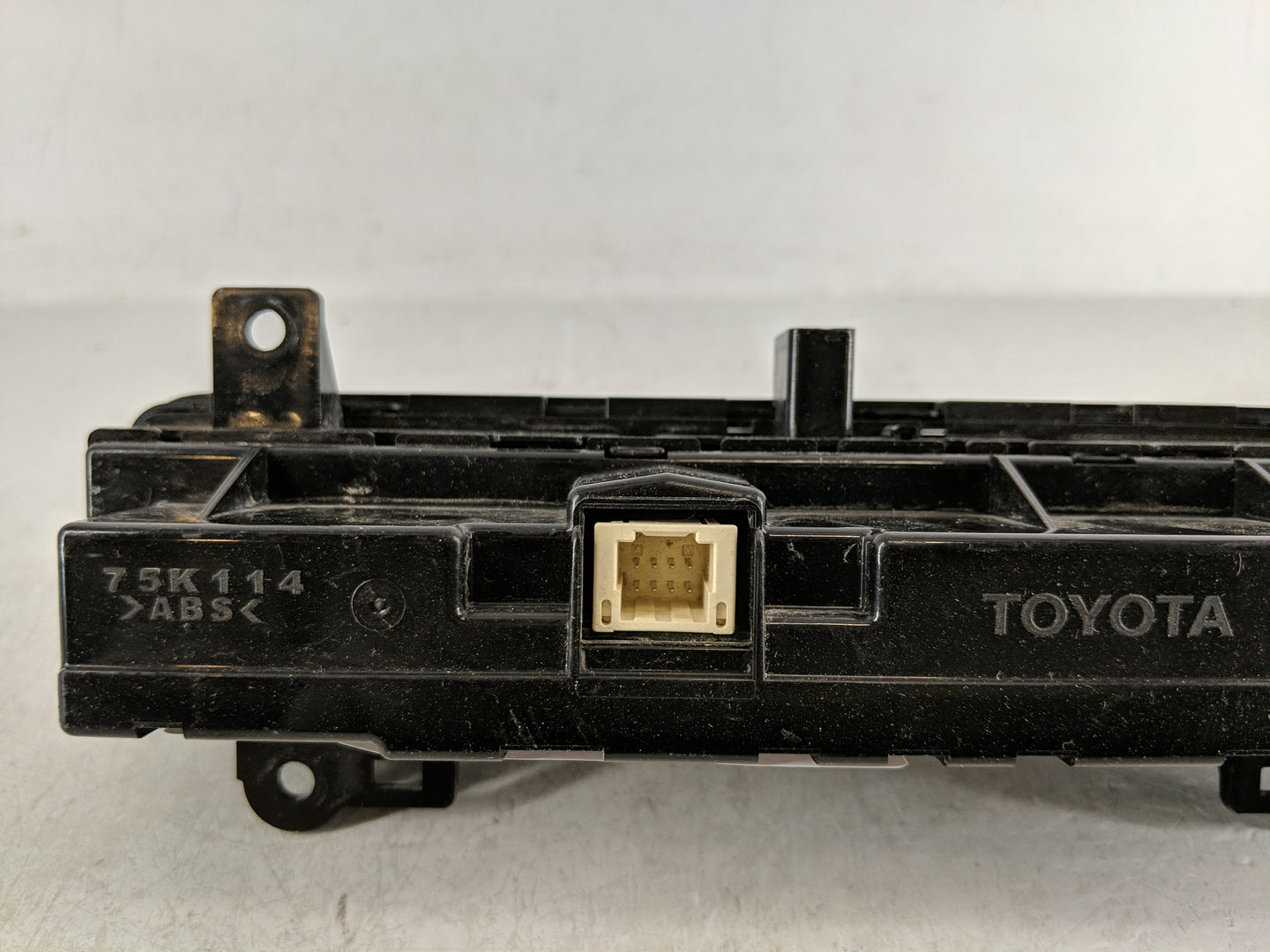 2017-2019 Toyota Corolla Climate Control Module Temperature AC/Heater Replacement Fits Fits 2017 2018 2019 OEM Used Auto Par