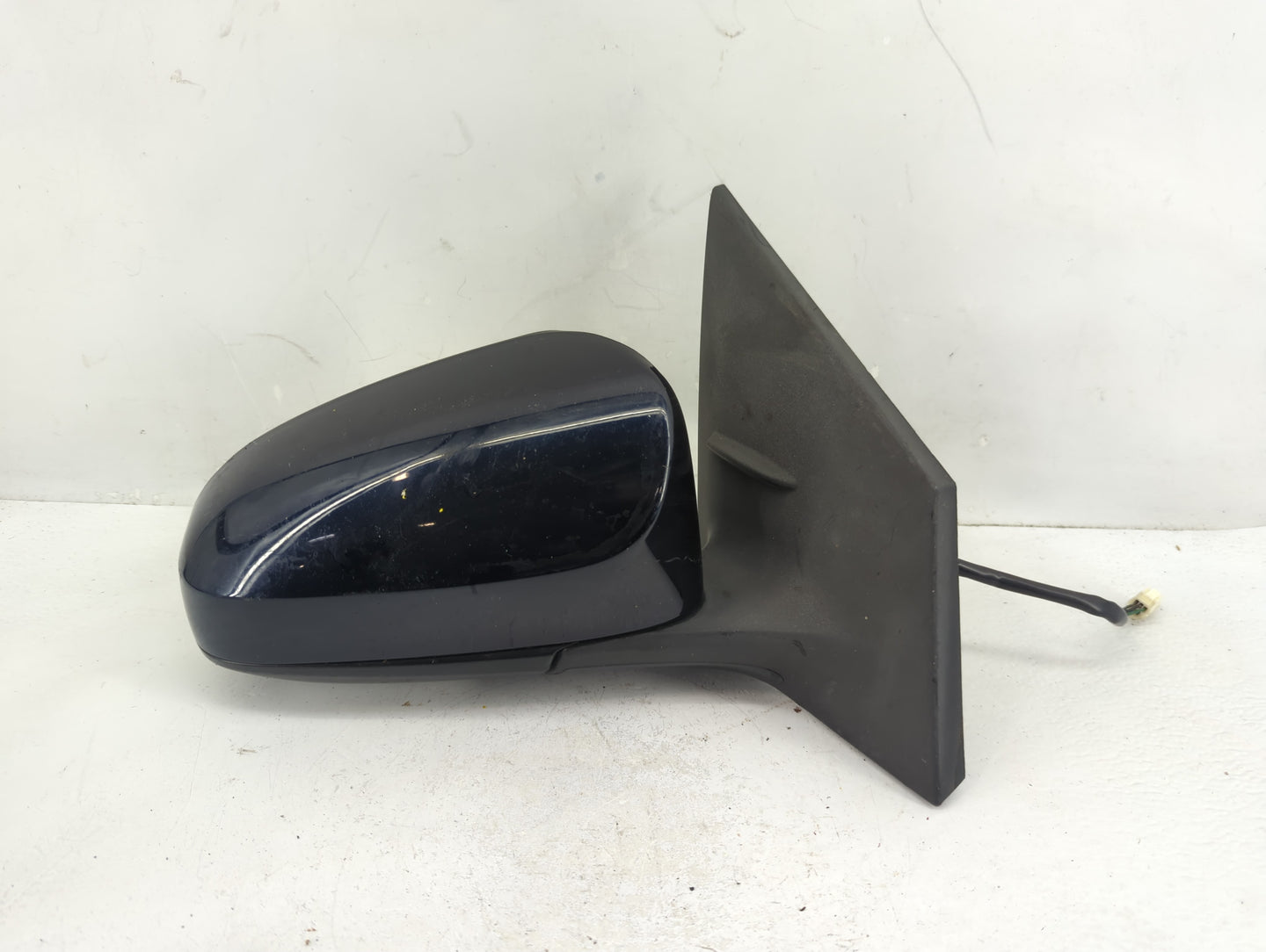 2014-2019 Toyota Corolla Passenger Side View Mirror - Right Door Mirror OEM Used - Oemusedautoparts1.com