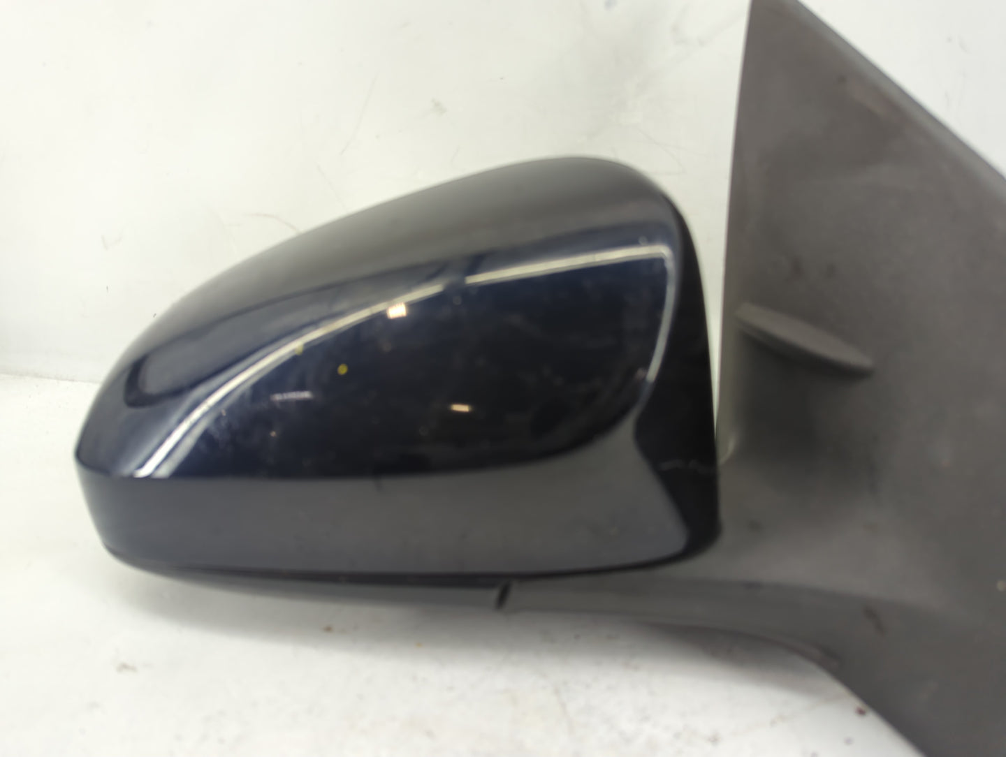 2014-2019 Toyota Corolla Passenger Side View Mirror - Right Door Mirror OEM Used - Oemusedautoparts1.com