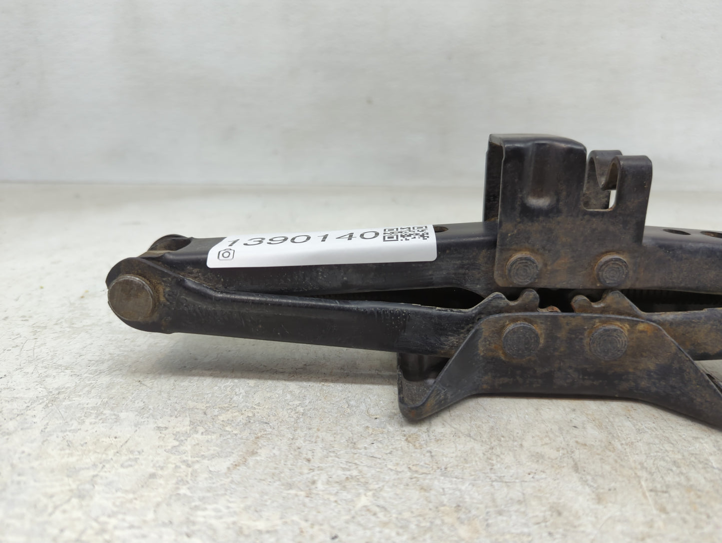 2018 Toyota Corolla Spare Scissor Car Jack - Oemusedautoparts1.com