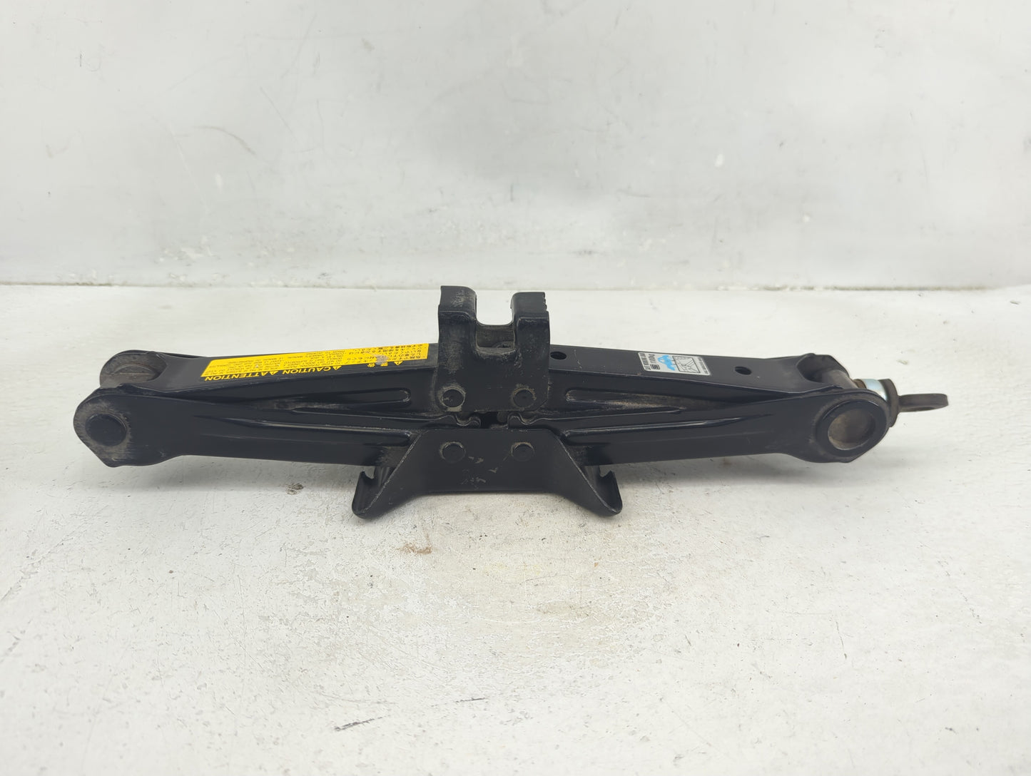 2018 Toyota Corolla Spare Scissor Car Jack 1390217 - Oemusedautoparts1.com