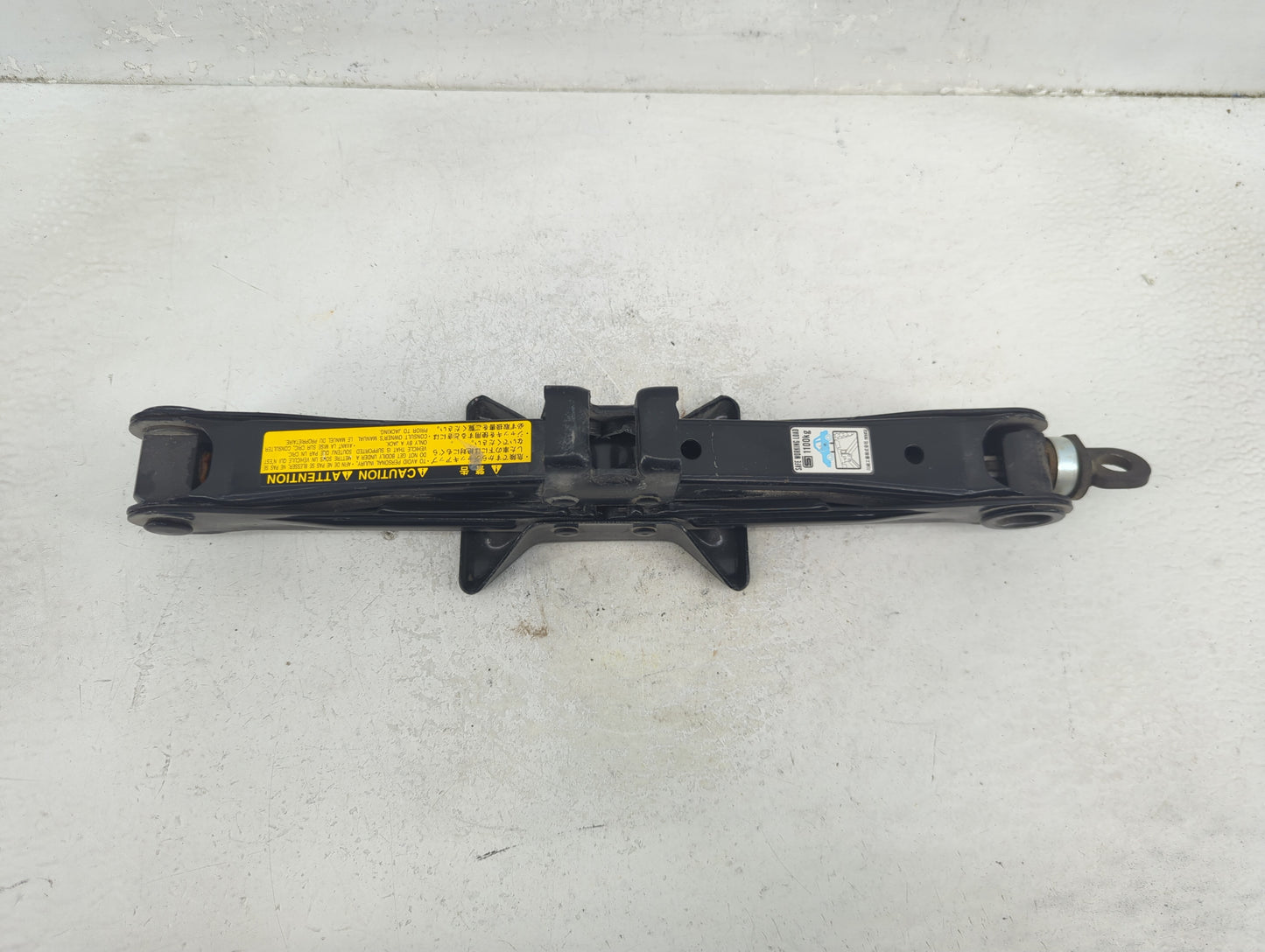2018 Toyota Corolla Spare Scissor Car Jack 1390217 - Oemusedautoparts1.com