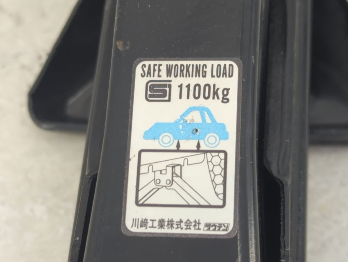 2018 Toyota Corolla Spare Scissor Car Jack 1390217 - Oemusedautoparts1.com