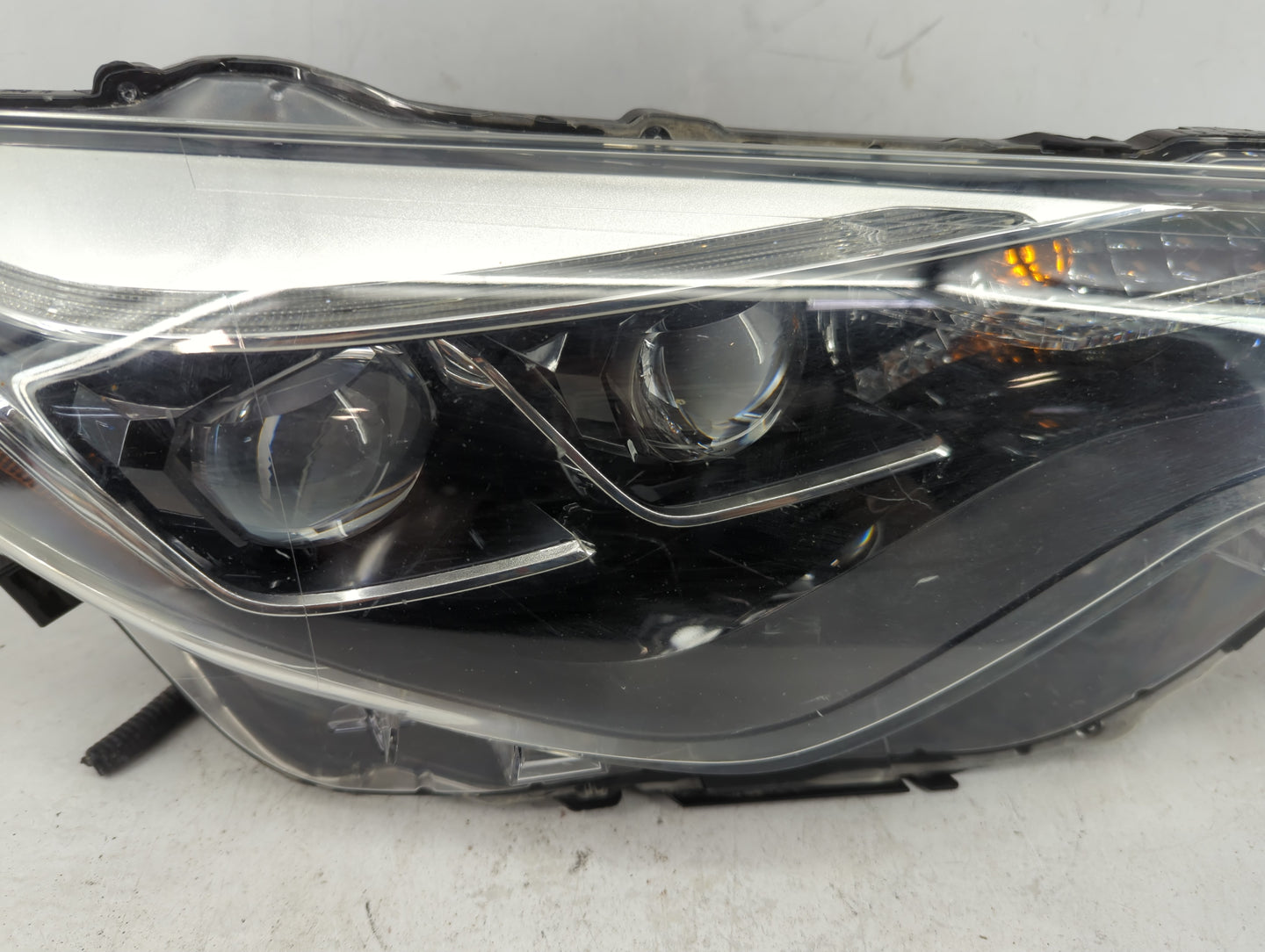 2017-2019 Toyota Corolla Passenger Right Oem Head Light Headlight Lamp - Oemusedautoparts1.com