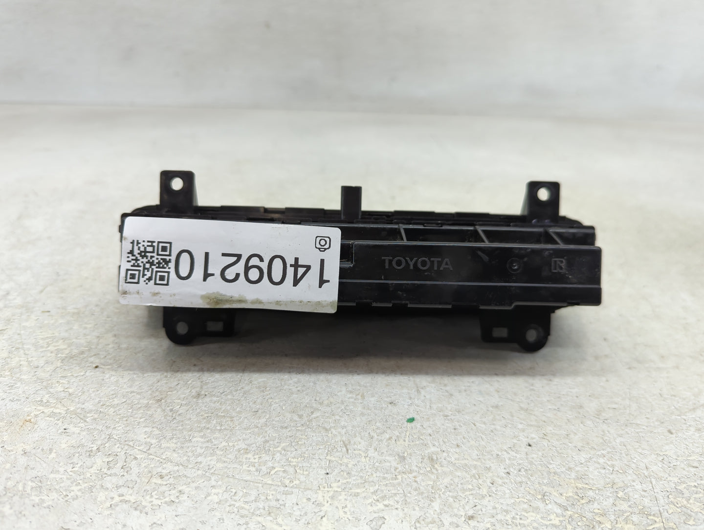 2017-2019 Toyota Corolla Climate Control Module Temperature AC/Heater Replacement Fits Fits 2017 2018 2019 OEM Used Auto Par