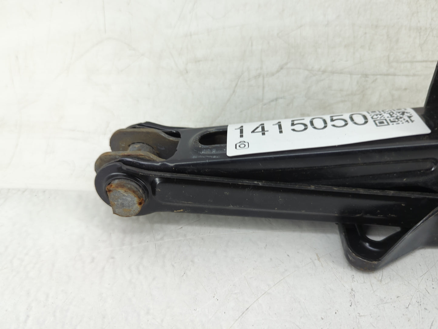2018 Toyota Corolla Spare Scissor Car Jack 1415050 - Oemusedautoparts1.com