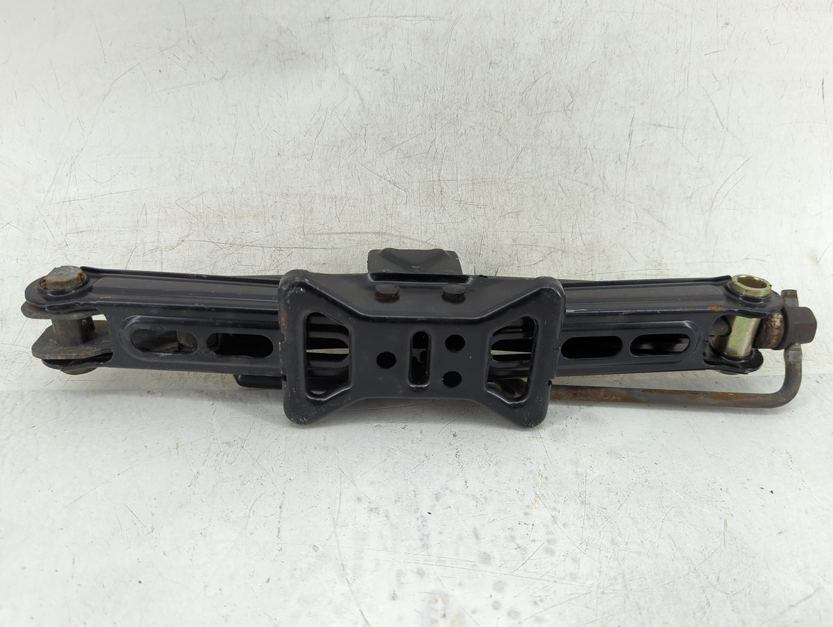 2018 Toyota Corolla Spare Scissor Car Jack 1415050 - Oemusedautoparts1.com