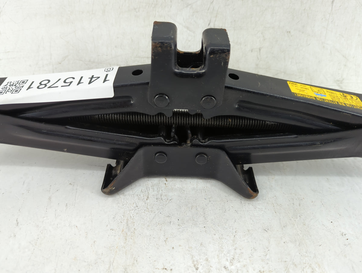2018 Toyota Corolla Spare Scissor Car Jack 1415781 - Oemusedautoparts1.com