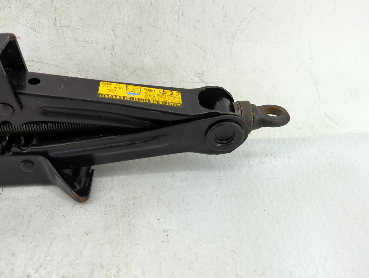 2018 Toyota Corolla Spare Scissor Car Jack 1415781 - Oemusedautoparts1.com