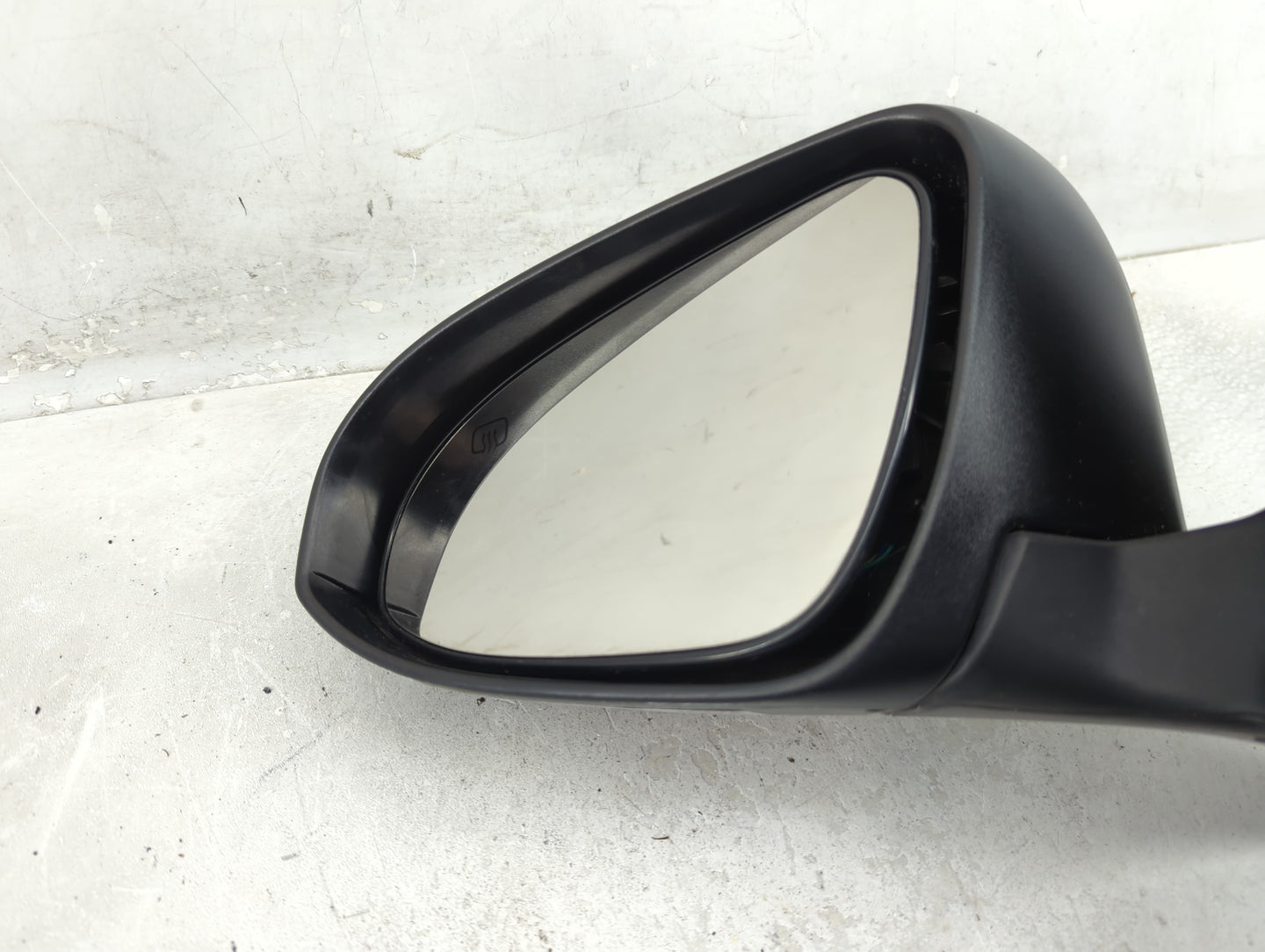 2014-2019 Toyota Corolla Driver Side View Mirror - Left Door Mirror OEM Used - Oemusedautoparts1.com