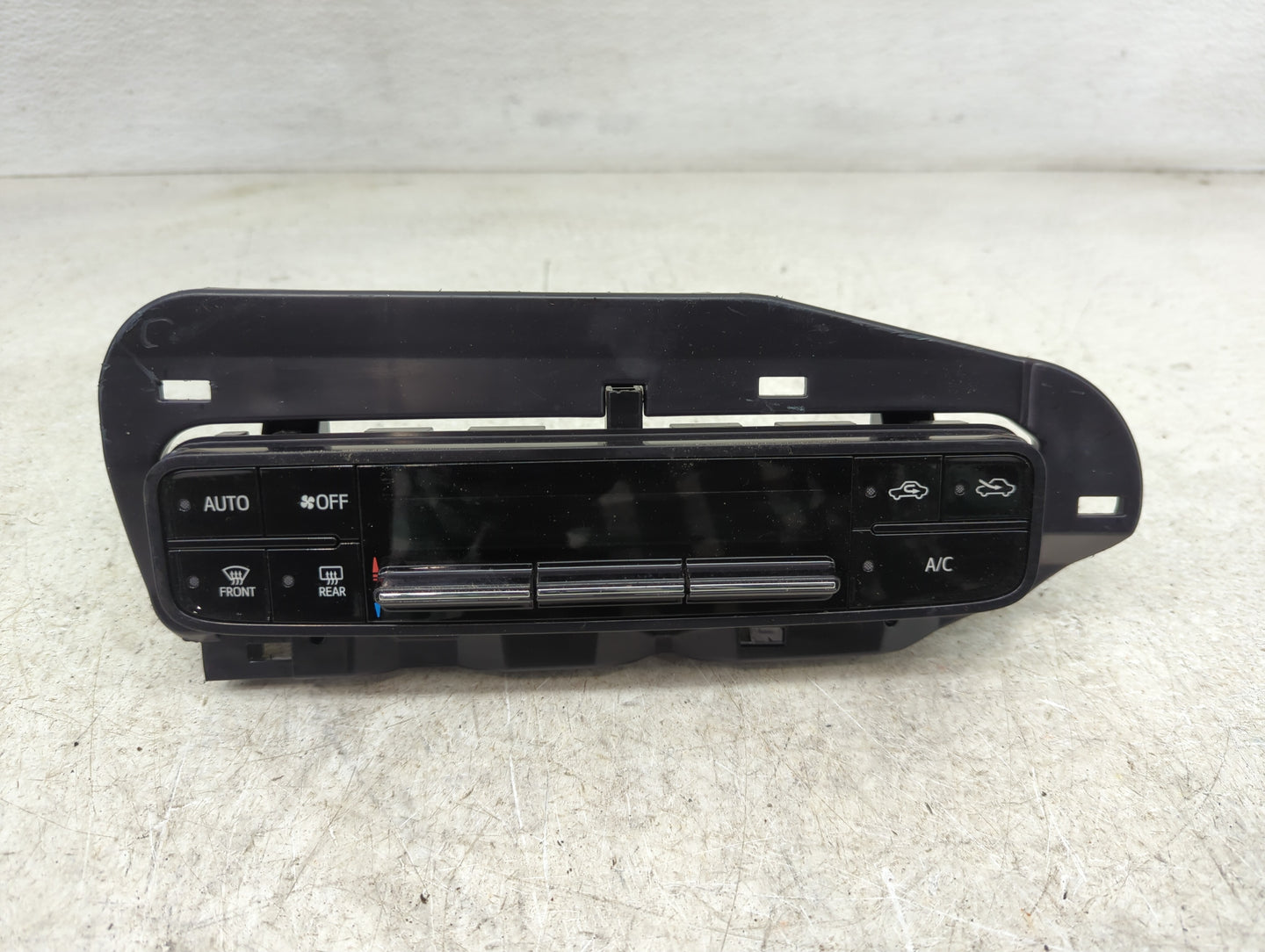 2017-2019 Toyota Corolla Climate Control Module Temperature AC/Heater Replacement P/N:55468-02060 Fits Fits 2017 2018 2019 O