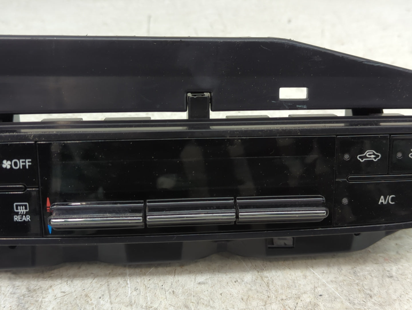 2017-2019 Toyota Corolla Climate Control Module Temperature AC/Heater Replacement P/N:55468-02060 Fits Fits 2017 2018 2019 O